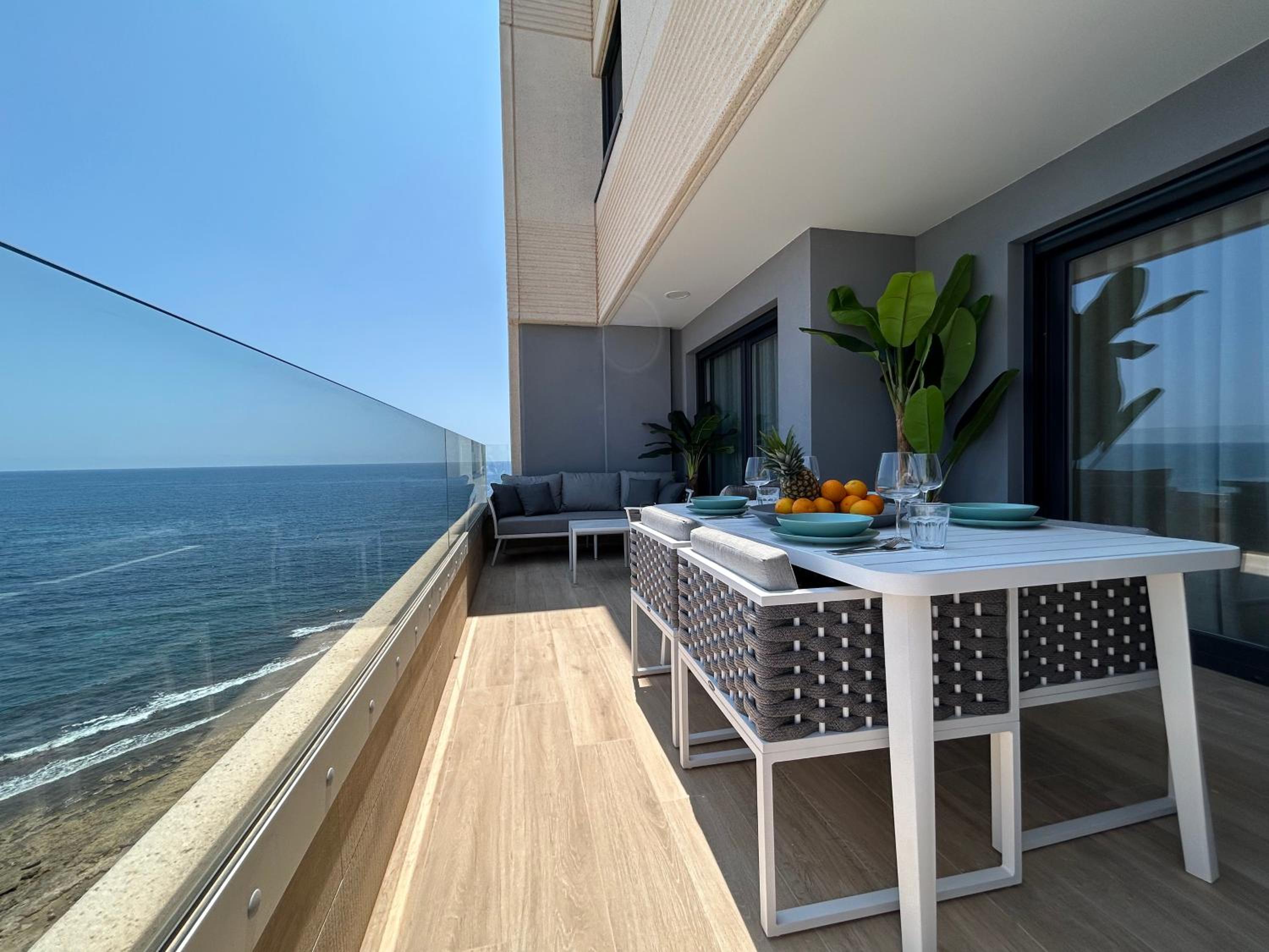 POSIDONIA PUNTA PRIMA - Luxury Seafront Apartments