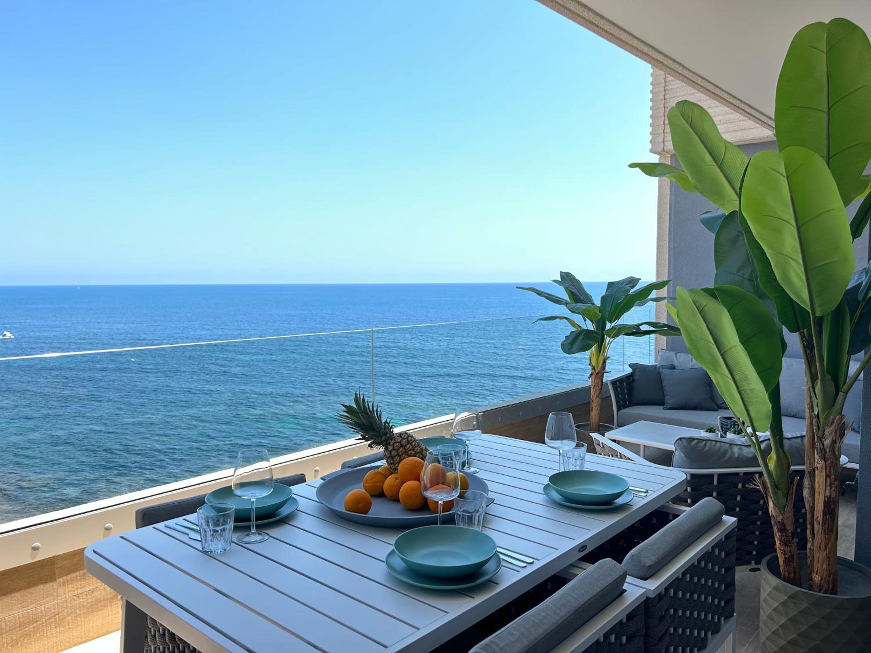 POSIDONIA PUNTA PRIMA - Luxury Seafront Apartments