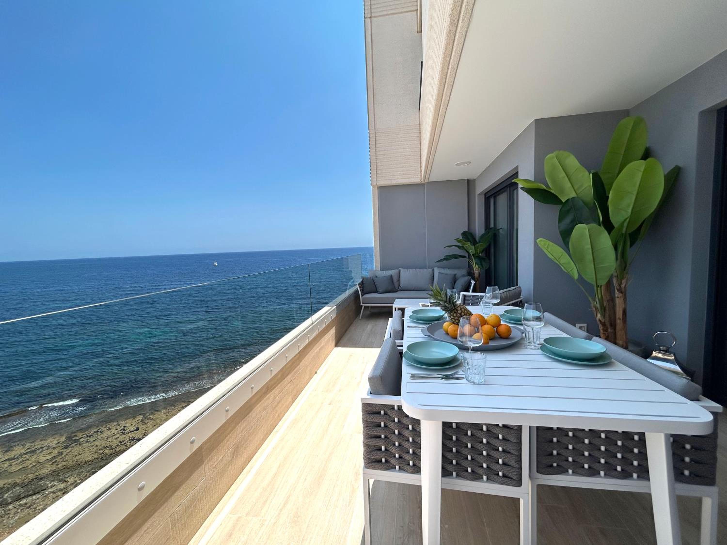 POSIDONIA PUNTA PRIMA - Luxury Seafront Apartments