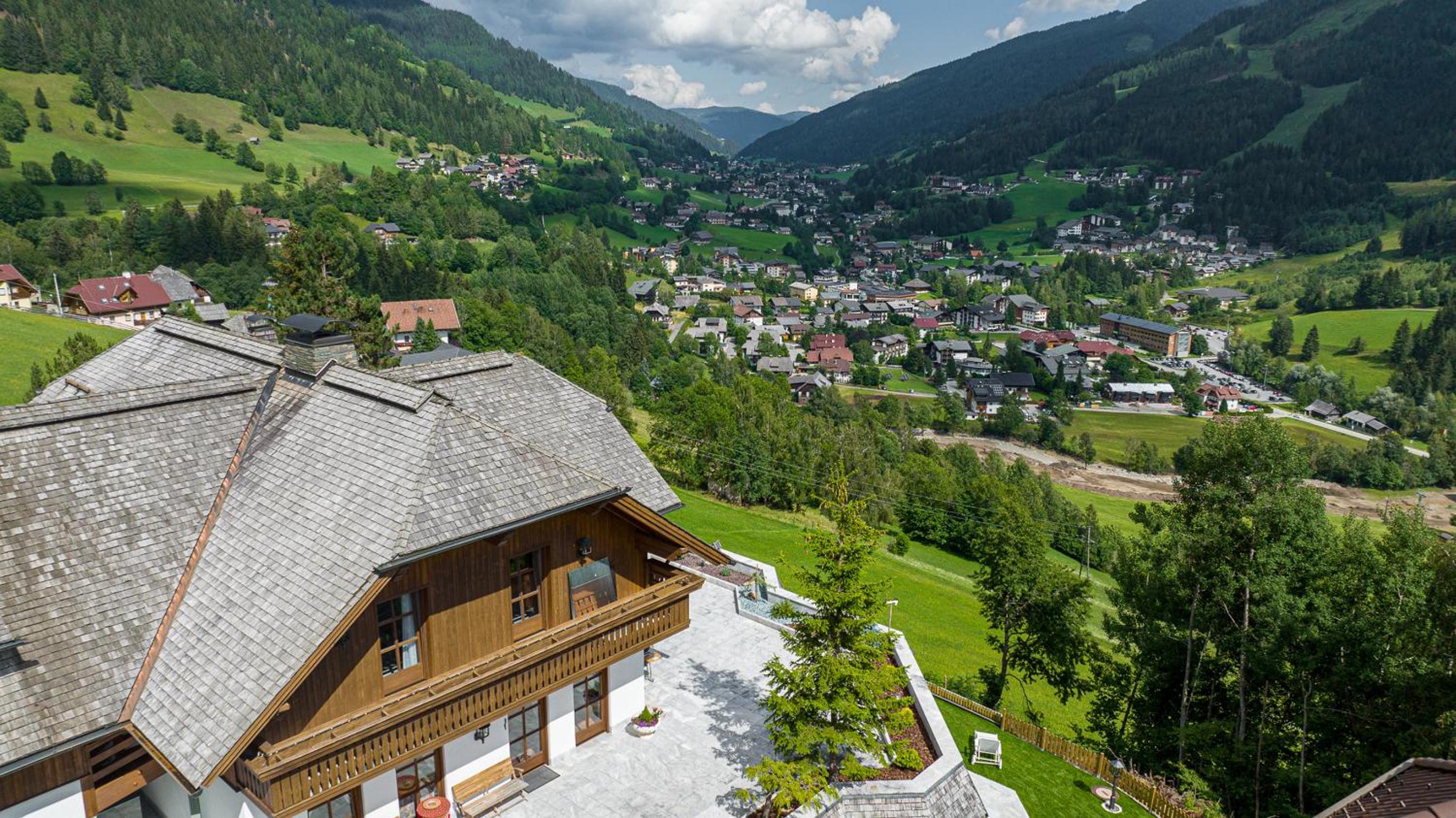 Villa Bostele with Five Bedrooms, Indoor Pool, Two Saunas & Garage