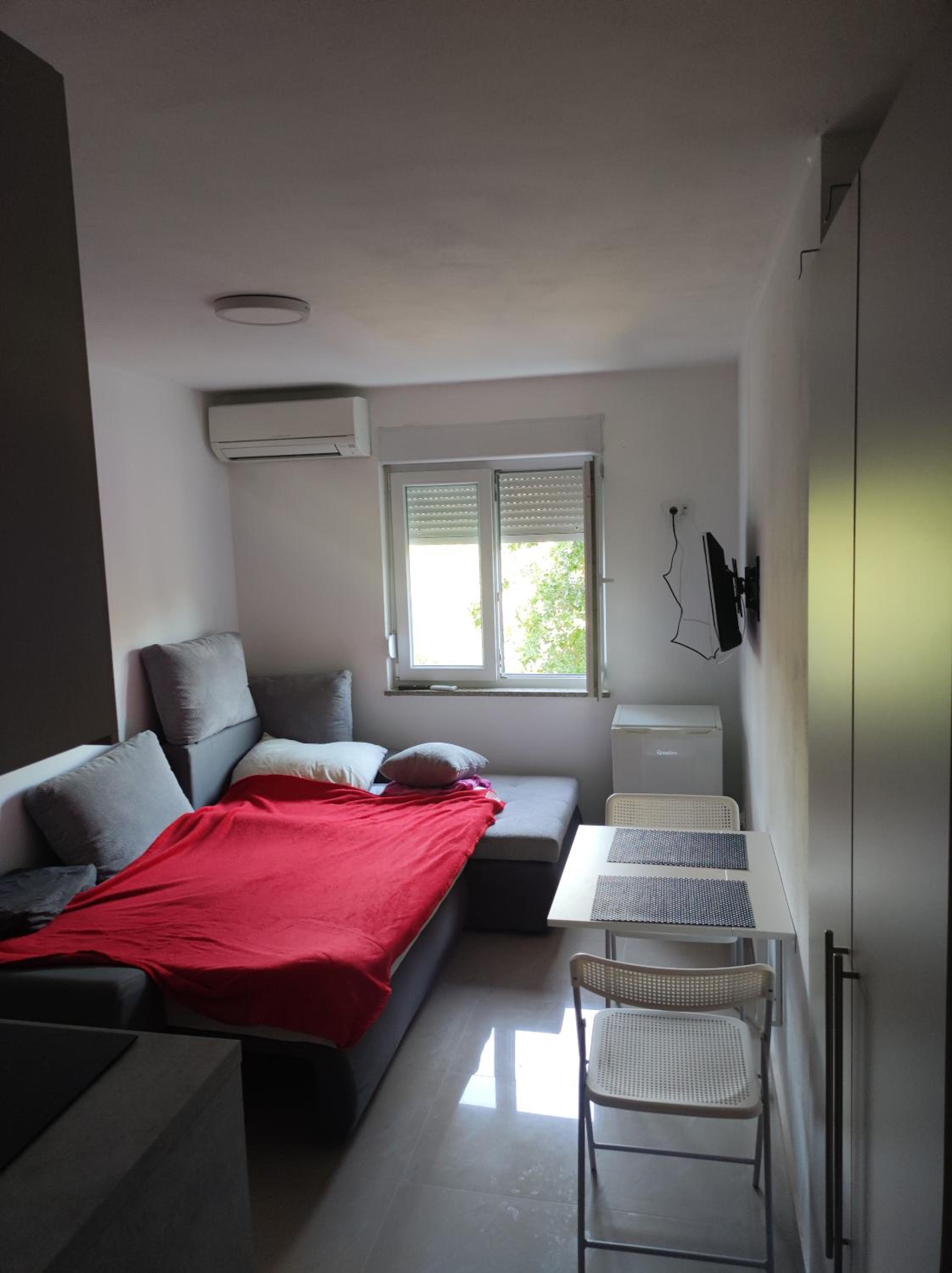 Studio apartman Tombo