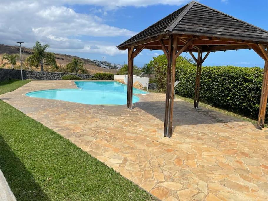 "Le Lagon" T2 Saint Gilles les Bains calme, terrasse, piscine, plage view 3