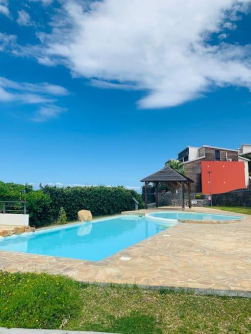 "Le Lagon" T2 Saint Gilles les Bains calme, terrasse, piscine, plage view 5