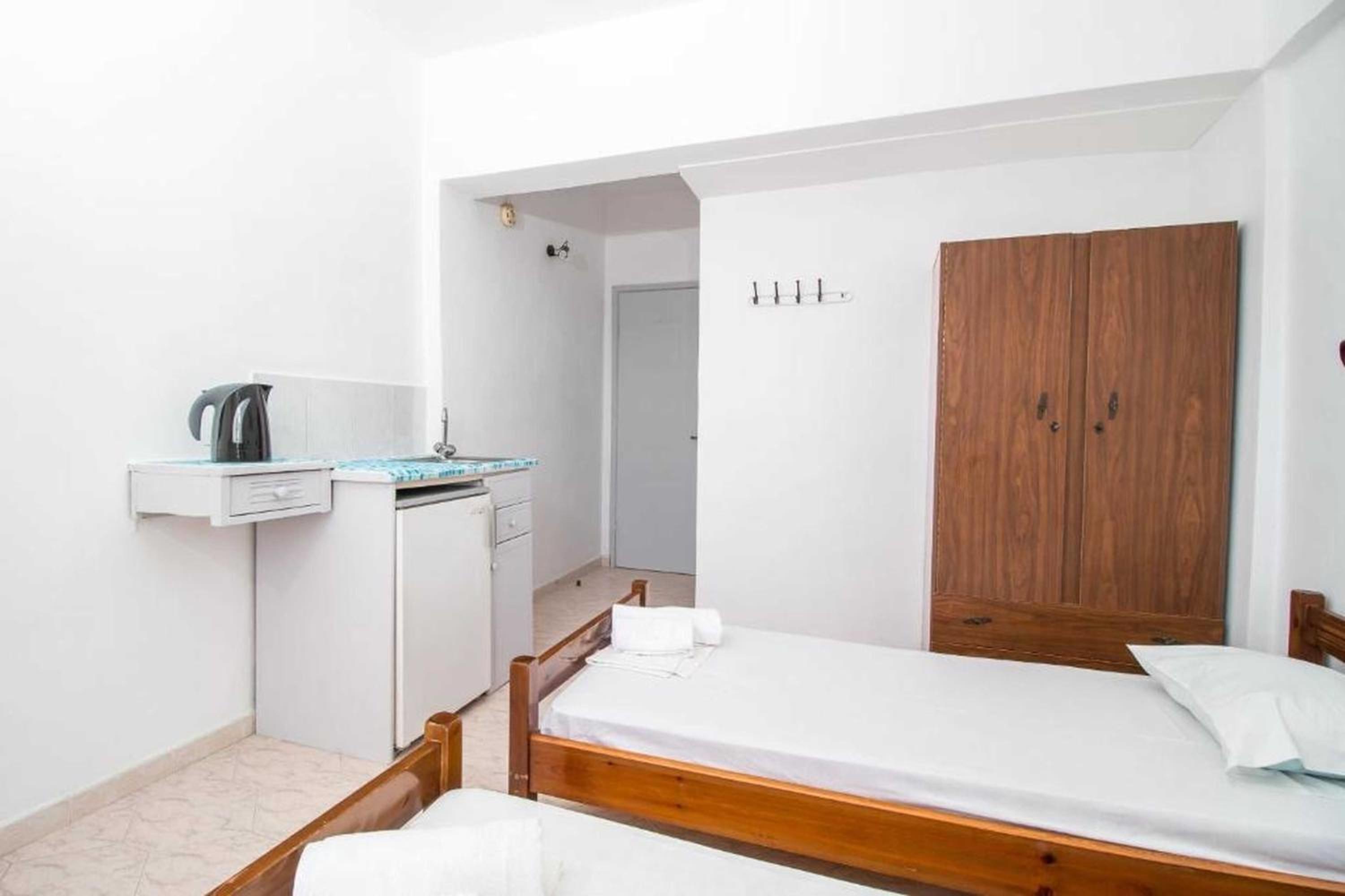 Nikos BnB