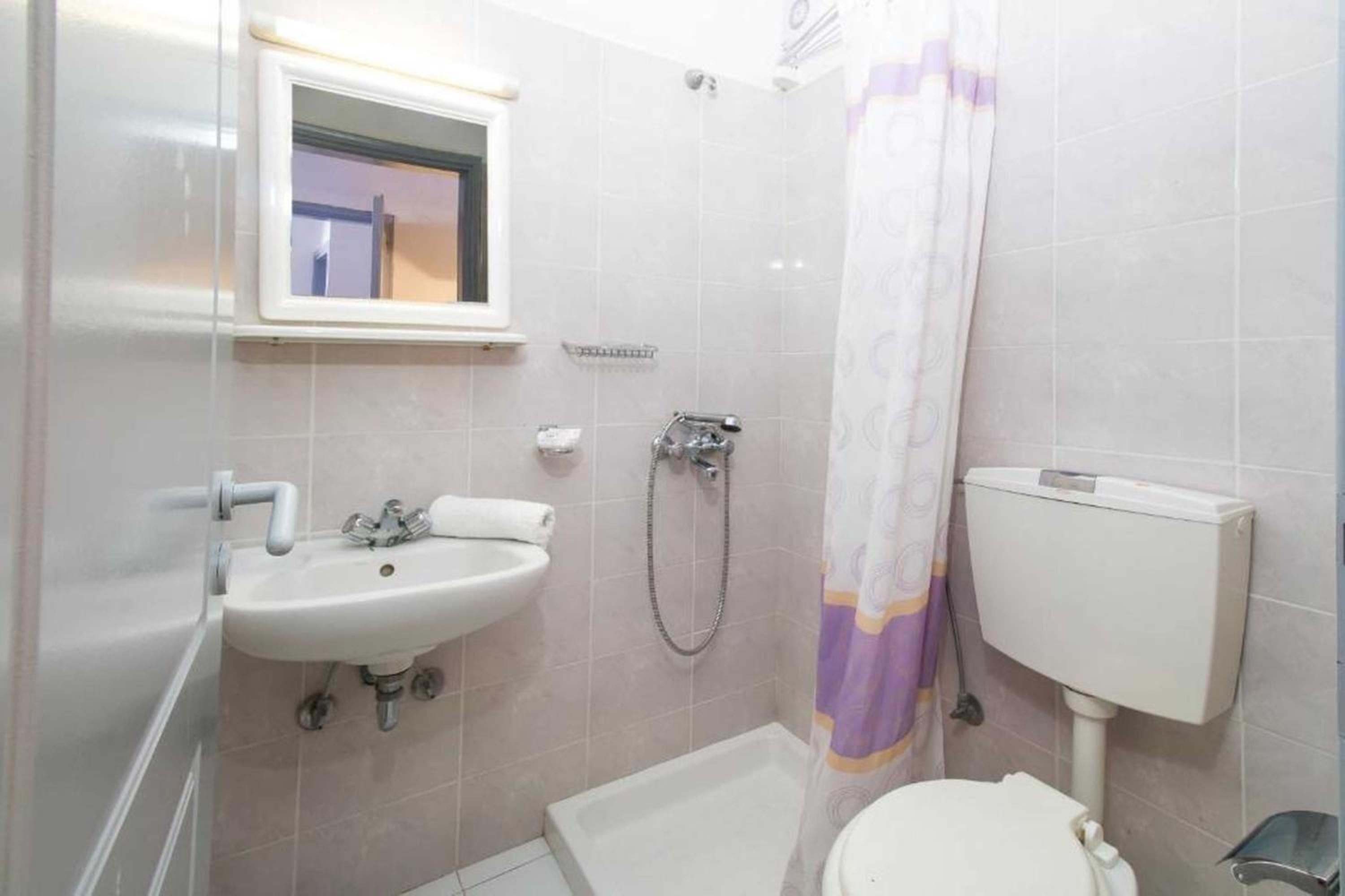Nikos BnB