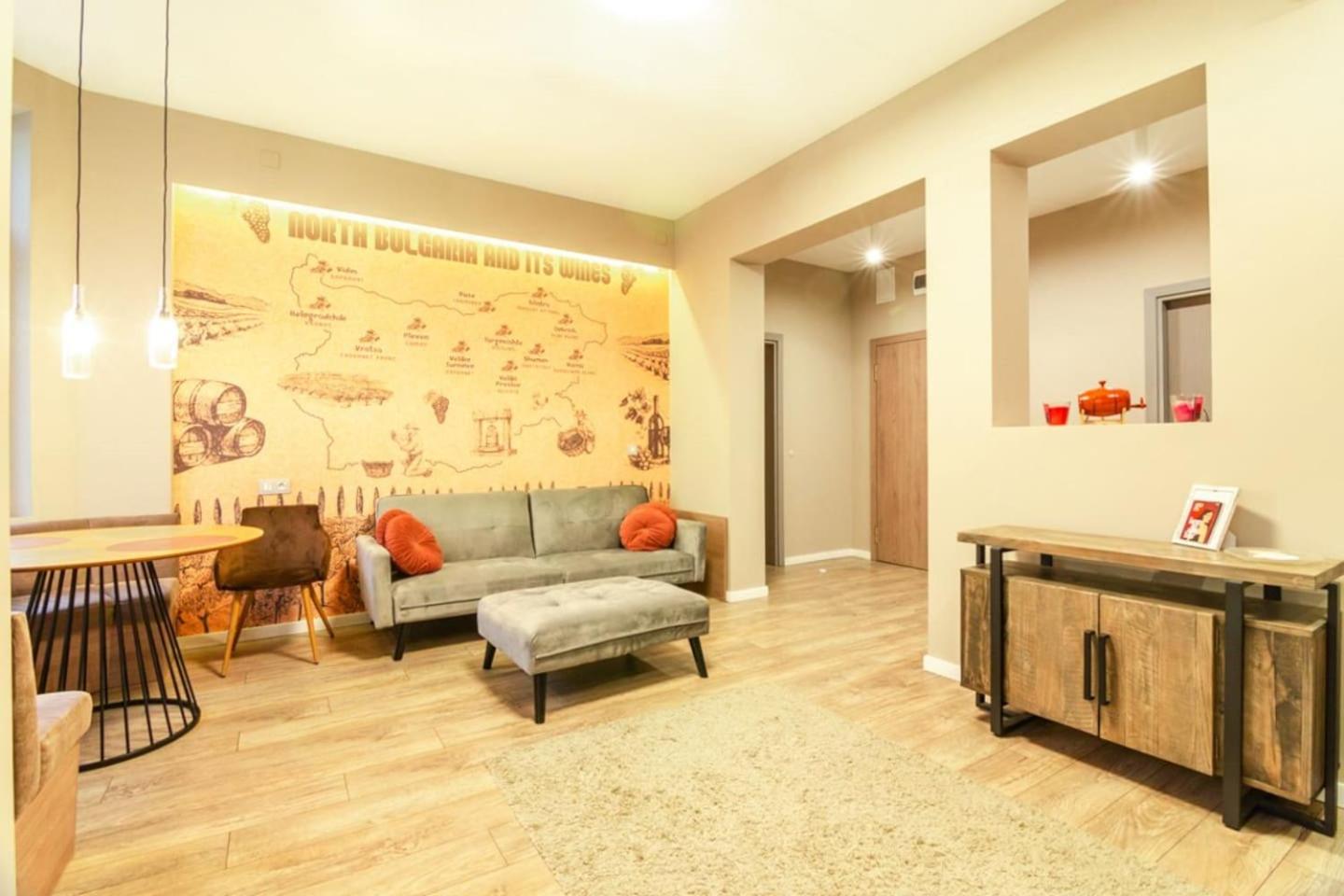 1 BR Wine Journey