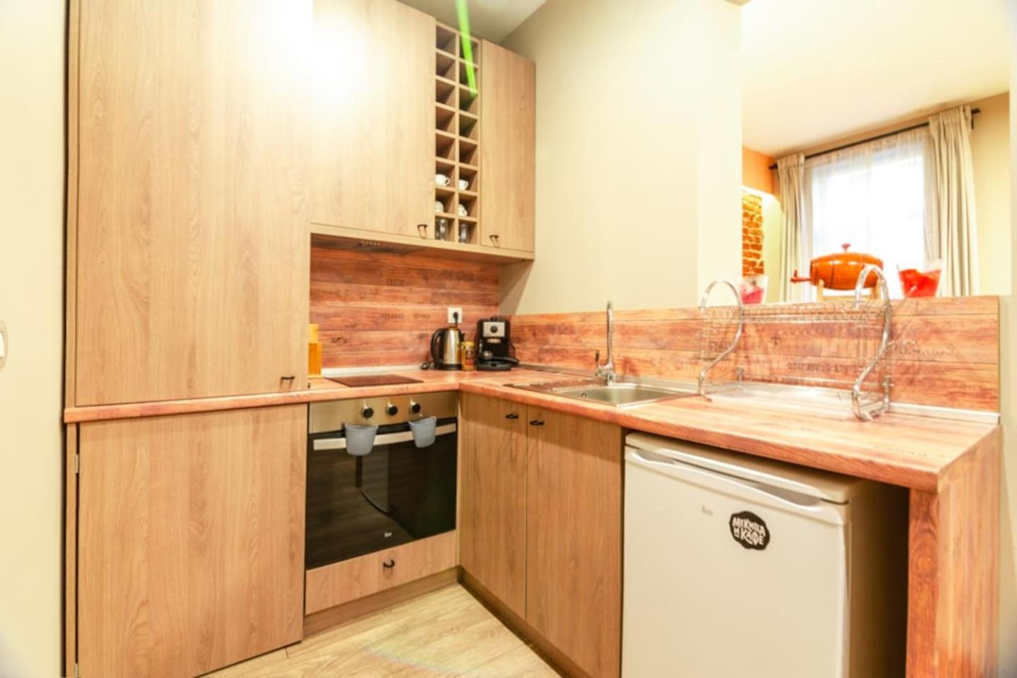 1 BR Wine Journey