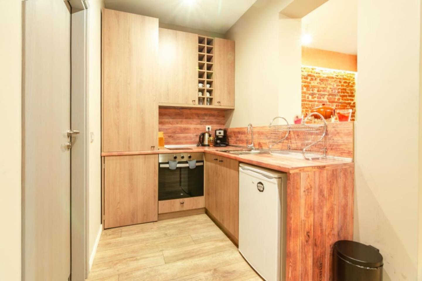 1 BR Wine Journey