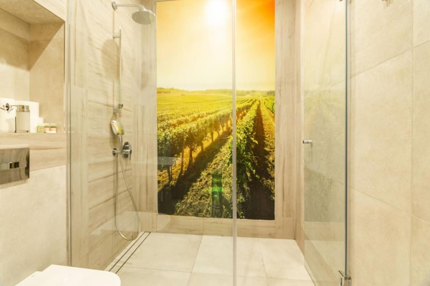 1 BR Wine Journey