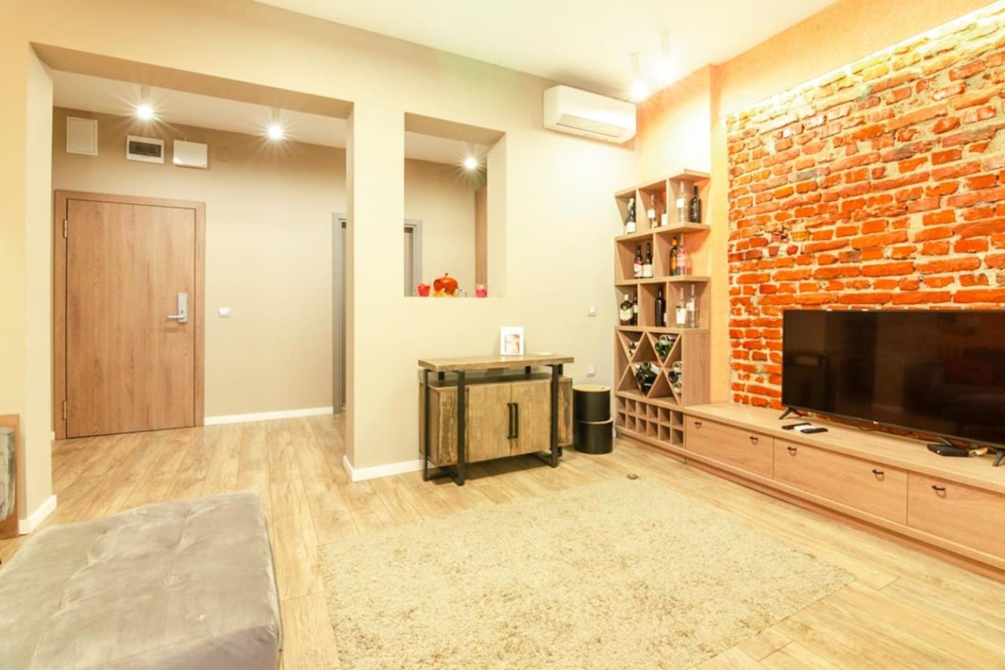 1 BR Wine Journey