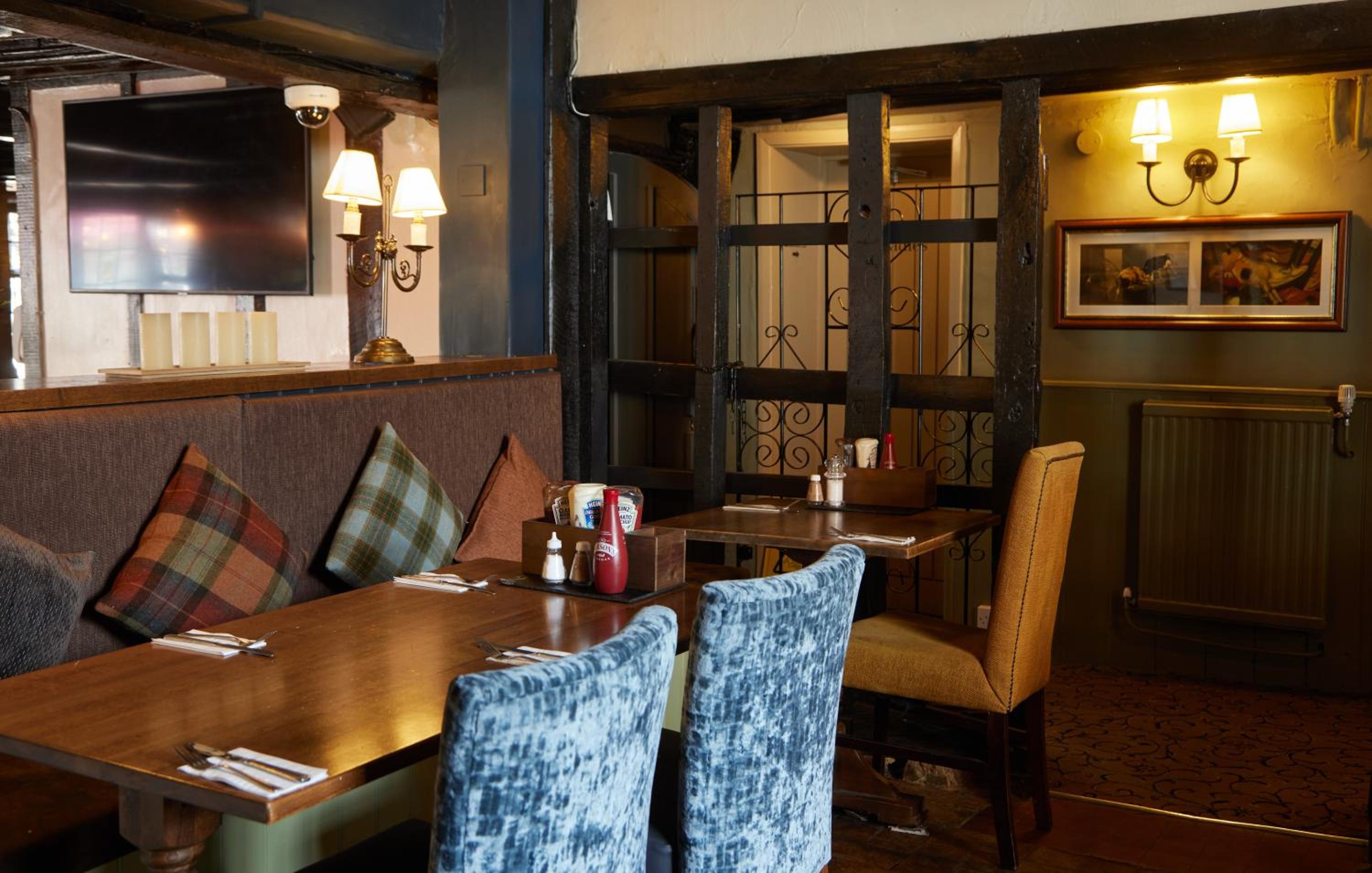 Bull Hotel by Greene King Inns view 4