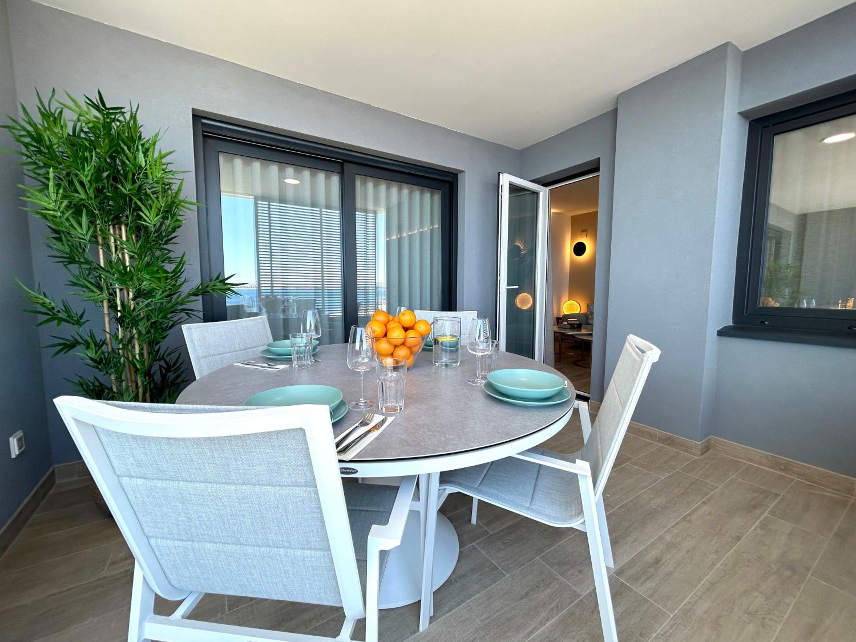 POSIDONIA PUNTA PRIMA - Luxury Seafront Apartments