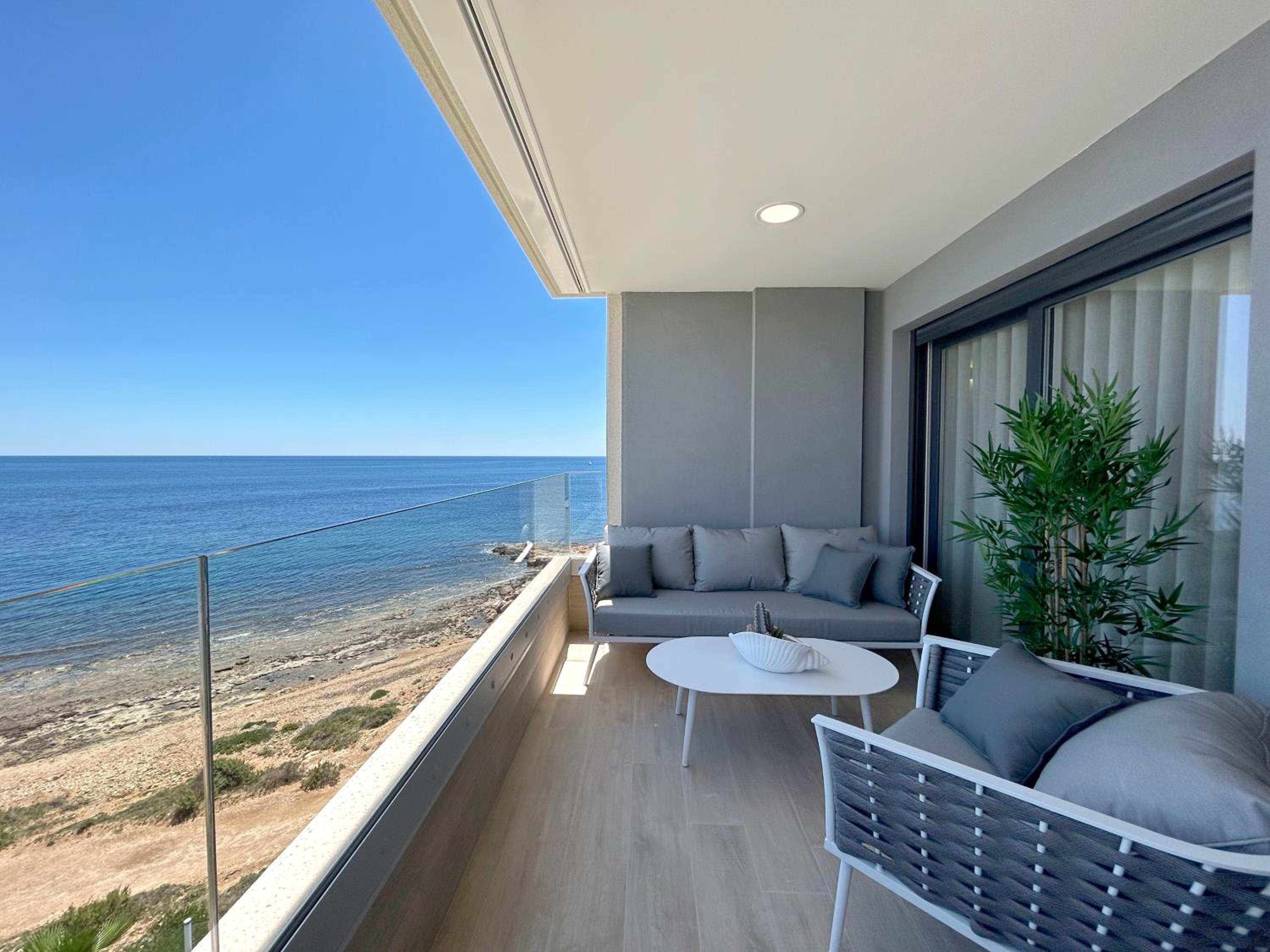 POSIDONIA PUNTA PRIMA - Luxury Seafront Apartments