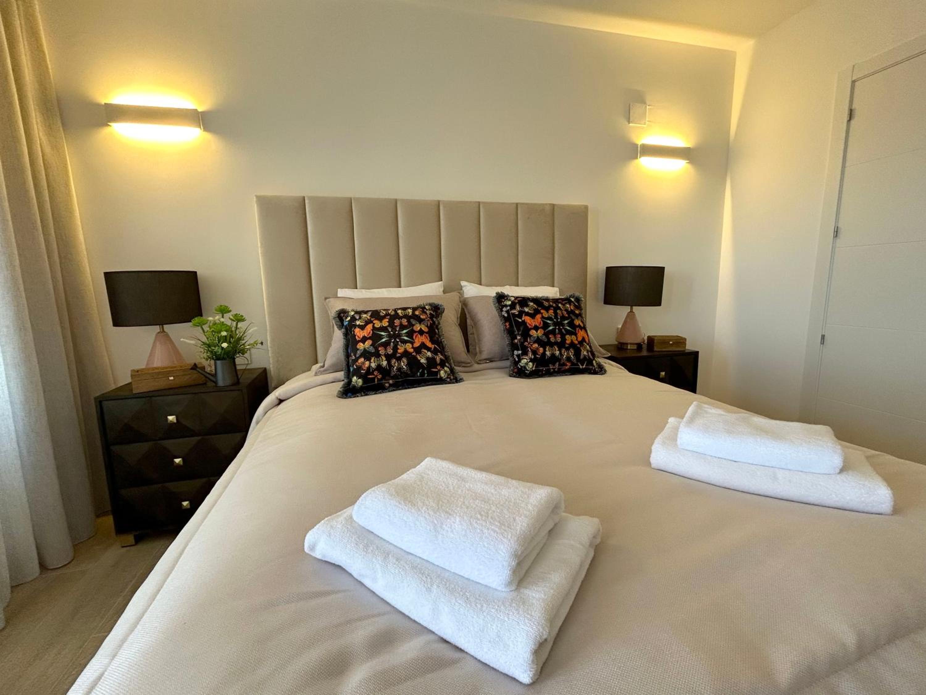 POSIDONIA PUNTA PRIMA - Luxury Seafront Apartments
