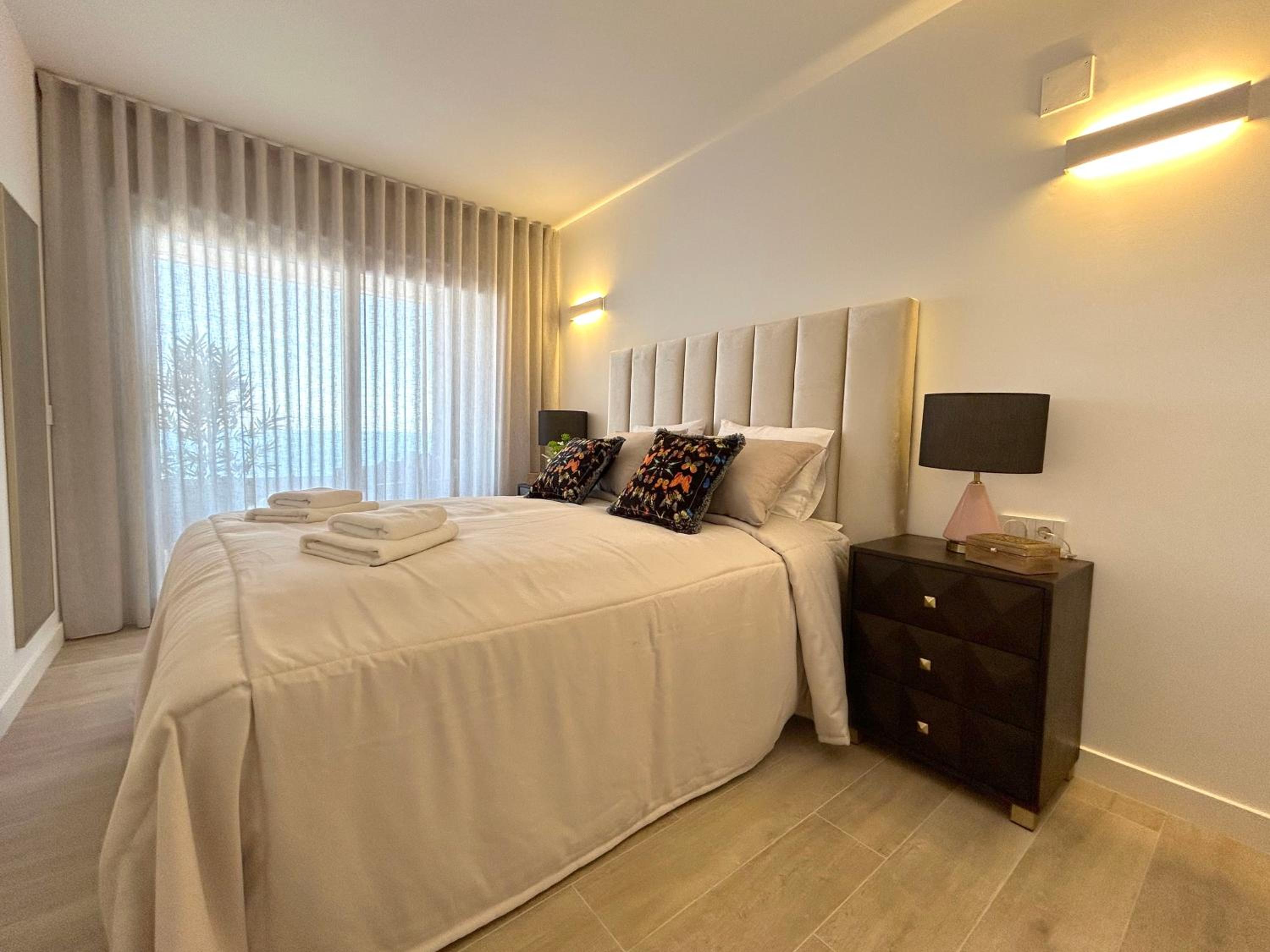 POSIDONIA PUNTA PRIMA - Luxury Seafront Apartments