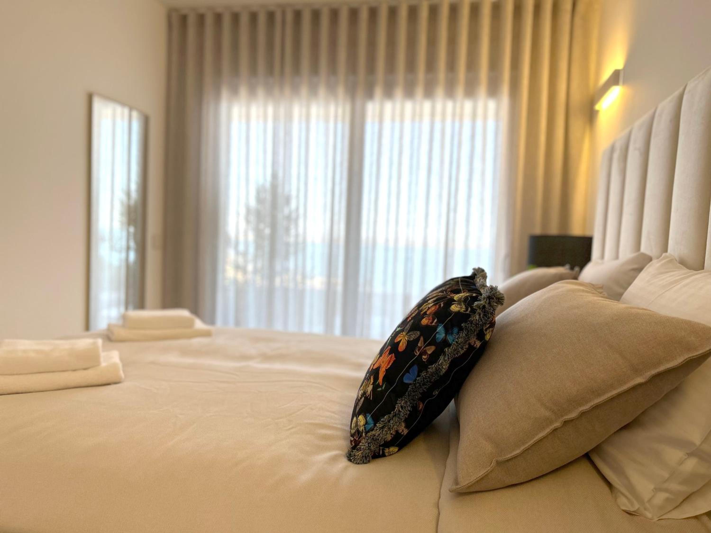 POSIDONIA PUNTA PRIMA - Luxury Seafront Apartments