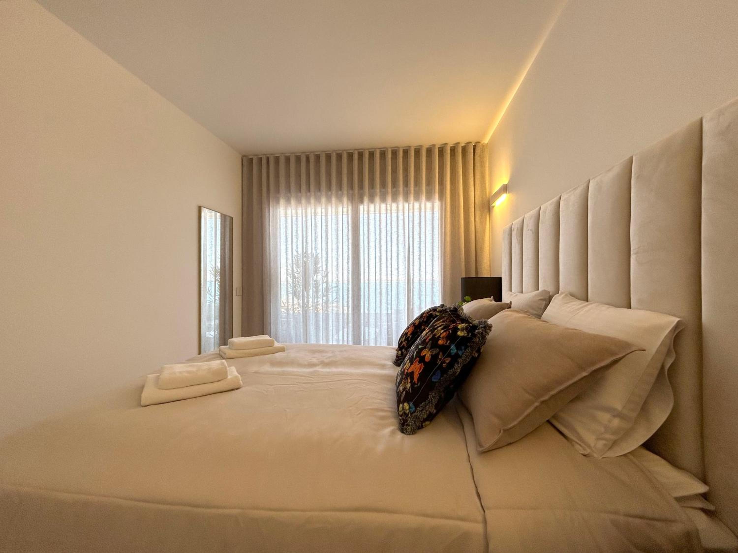 POSIDONIA PUNTA PRIMA - Luxury Seafront Apartments