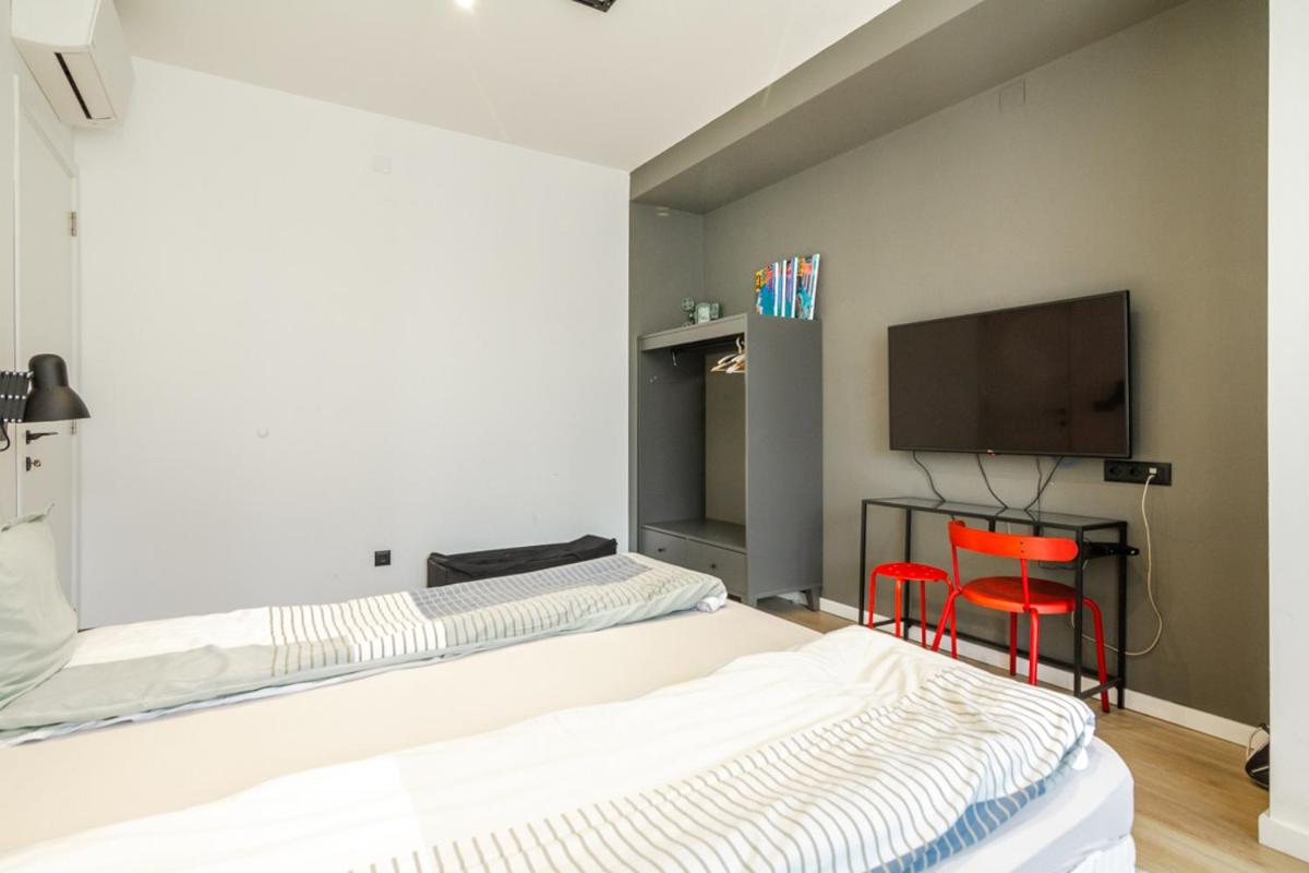 Viral 2 BR Photo Studio Loft