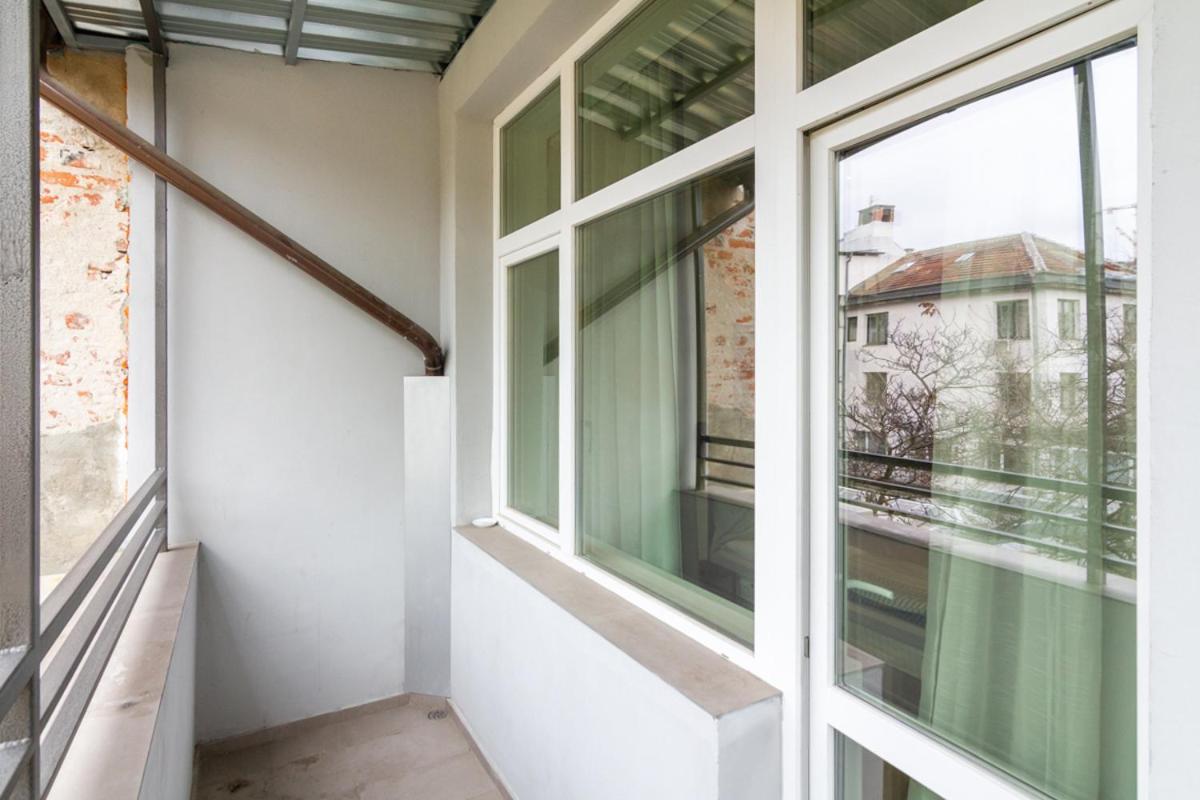 Viral 2 BR Photo Studio Loft