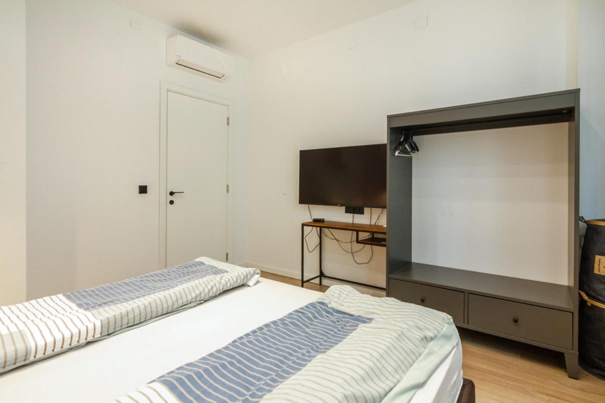 Viral 2 BR Photo Studio Loft