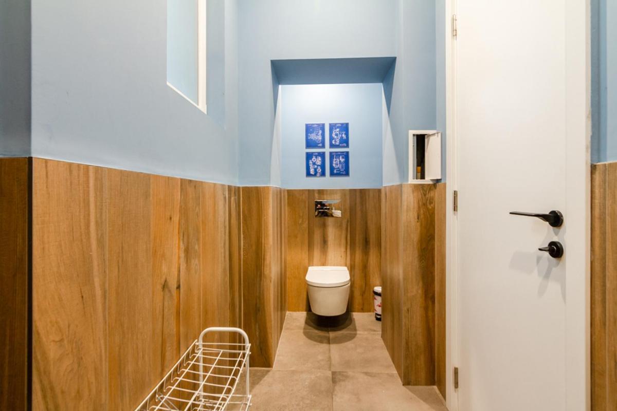 Viral 2 BR Photo Studio Loft