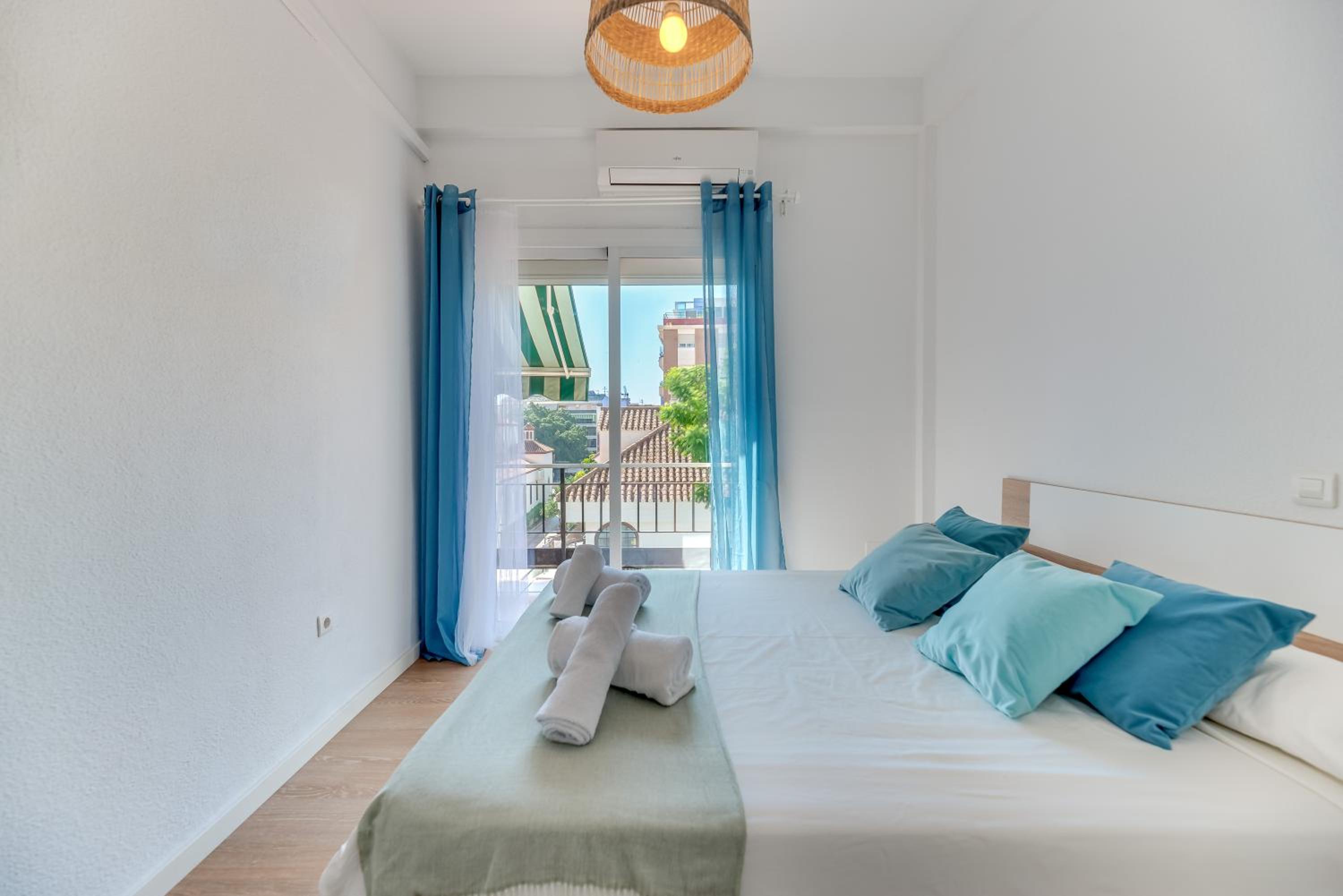 LXR Vistahermossa 3BDR. Apt Next to sea view 5