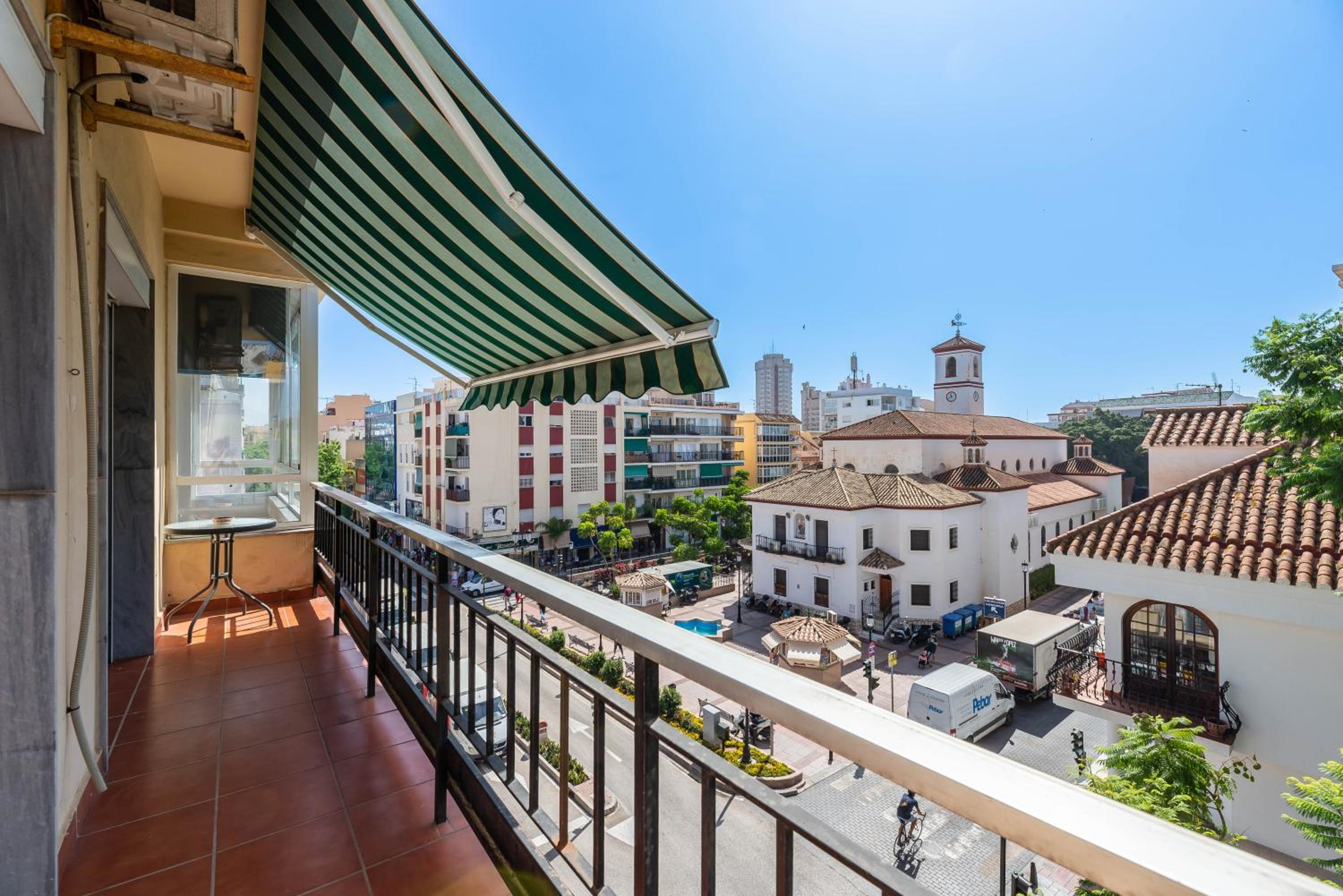 LXR Vistahermossa 3BDR. Apt Next to sea view 2