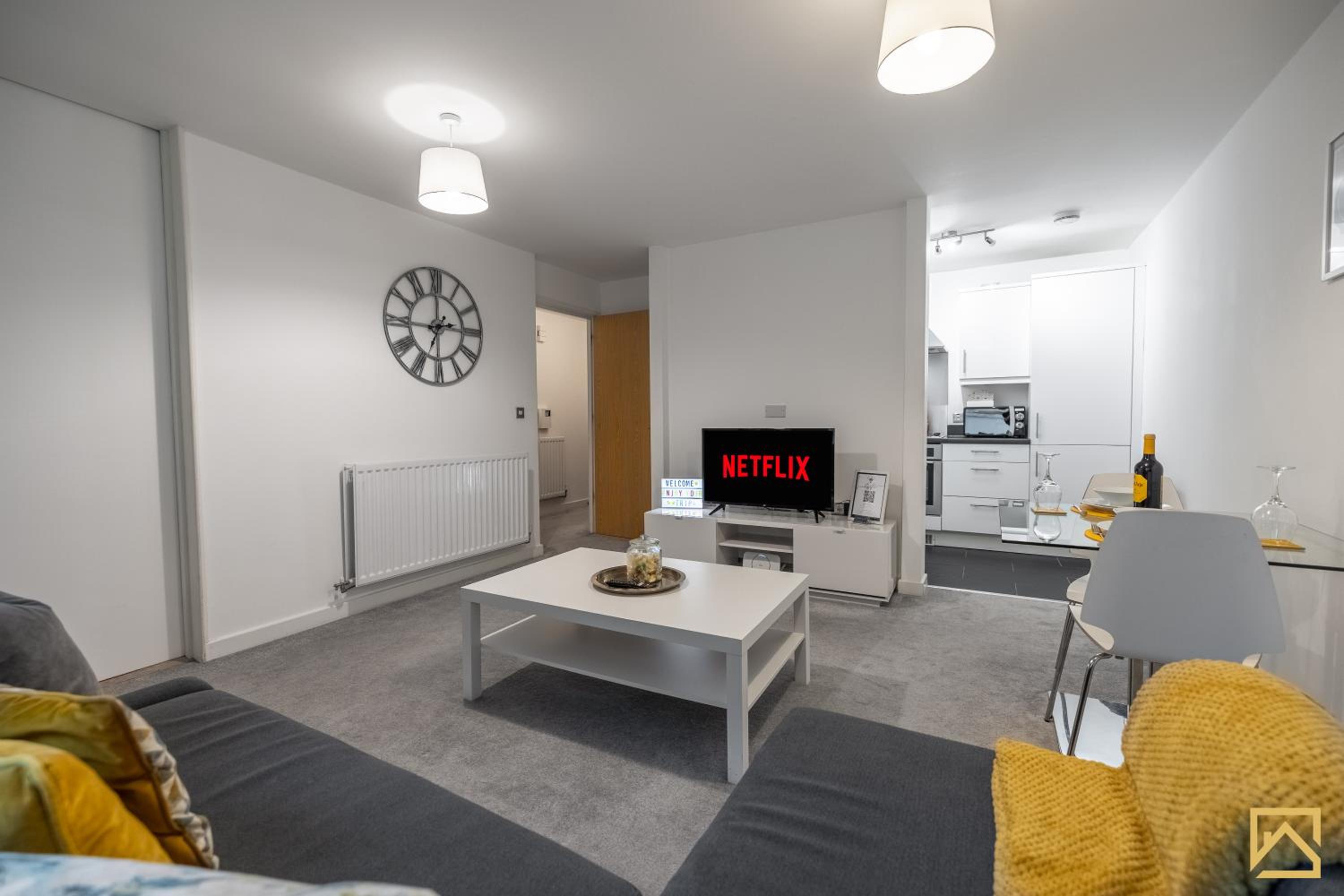 Milton Keynes Vacations - Modern 1 bed in central MK, Free Parking, Smart TV, Manhattan House By Valore Property Services - Property Image 2