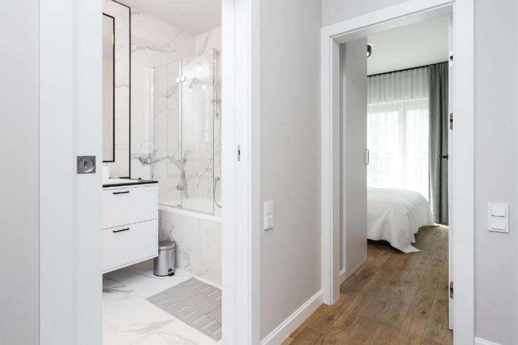 Urban Chic - Luxury 2-Bedroom, Mennica Residence