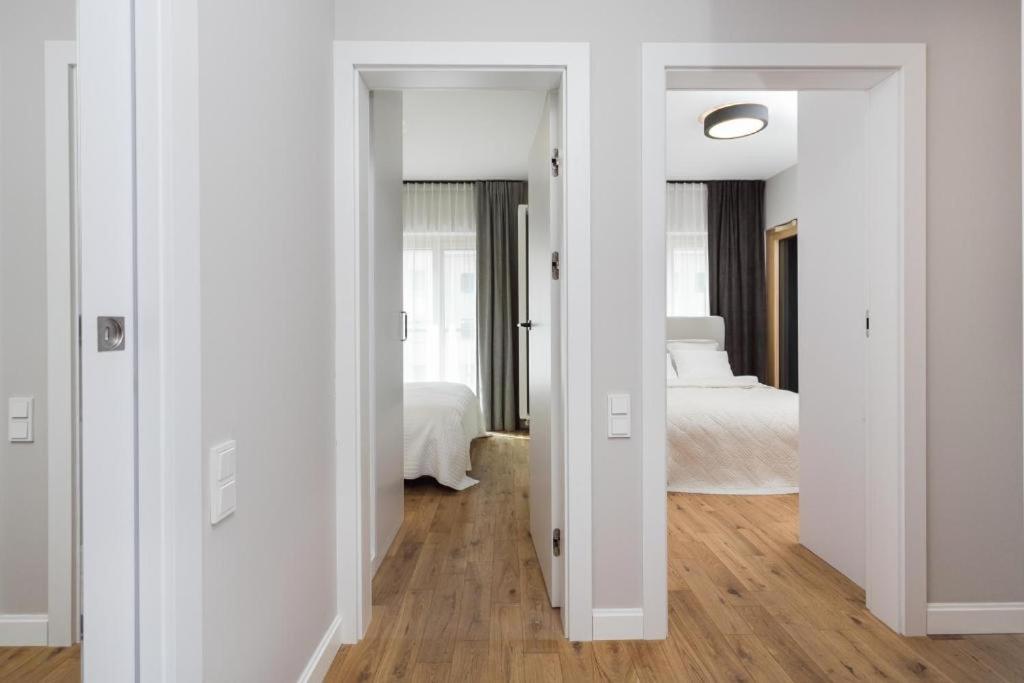 Urban Chic - Luxury 2-Bedroom, Mennica Residence