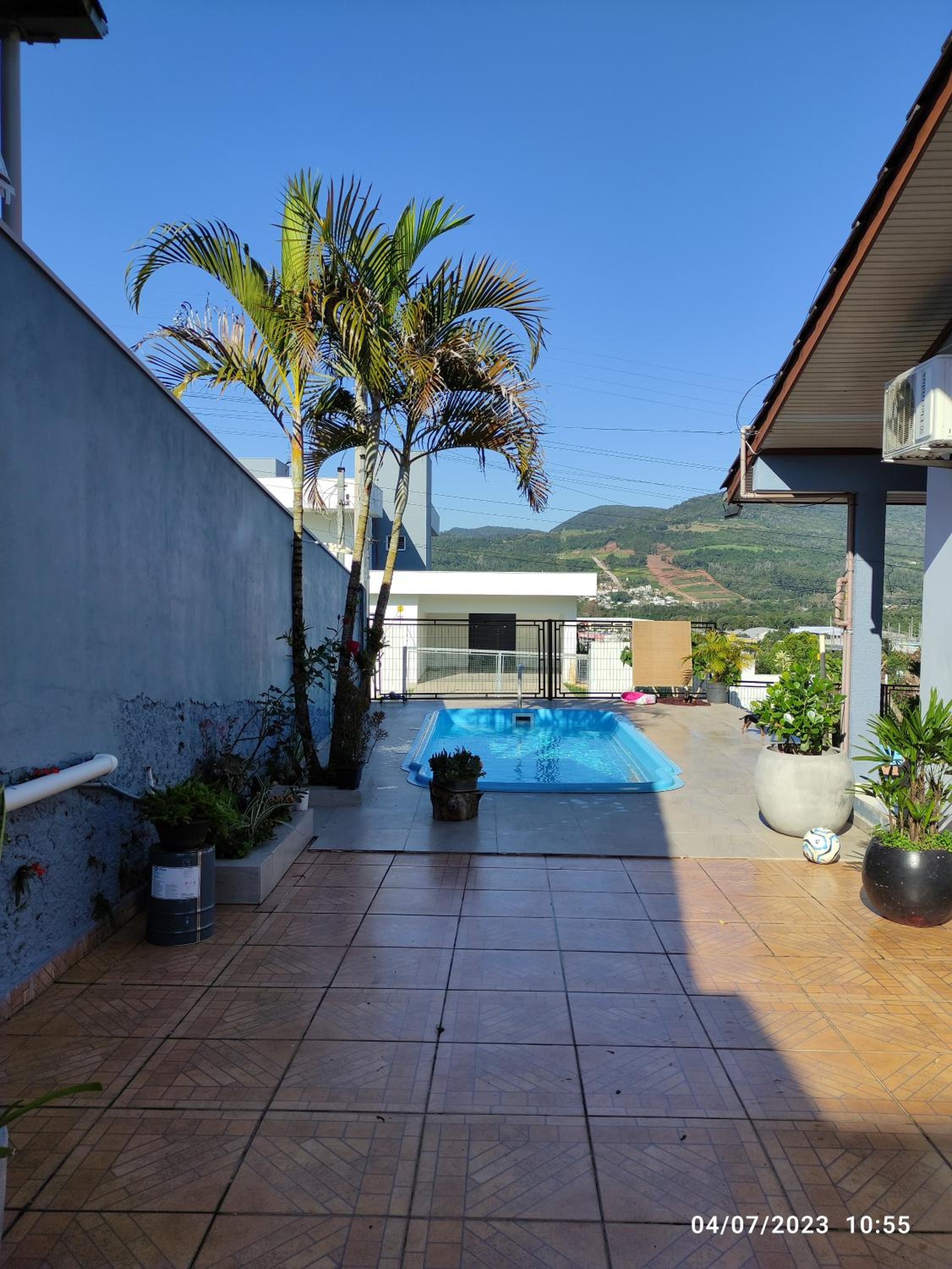 Quarto, piscina e acesso exclusivo