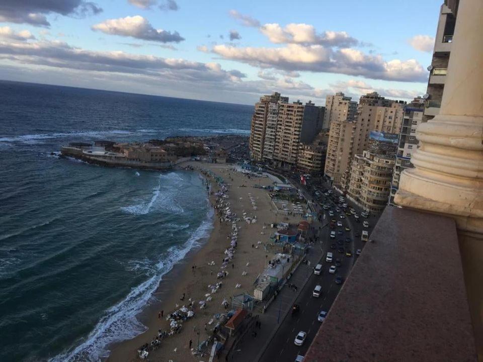 Stunning Sea View Flat (One Bed Room)Entire Place view 3