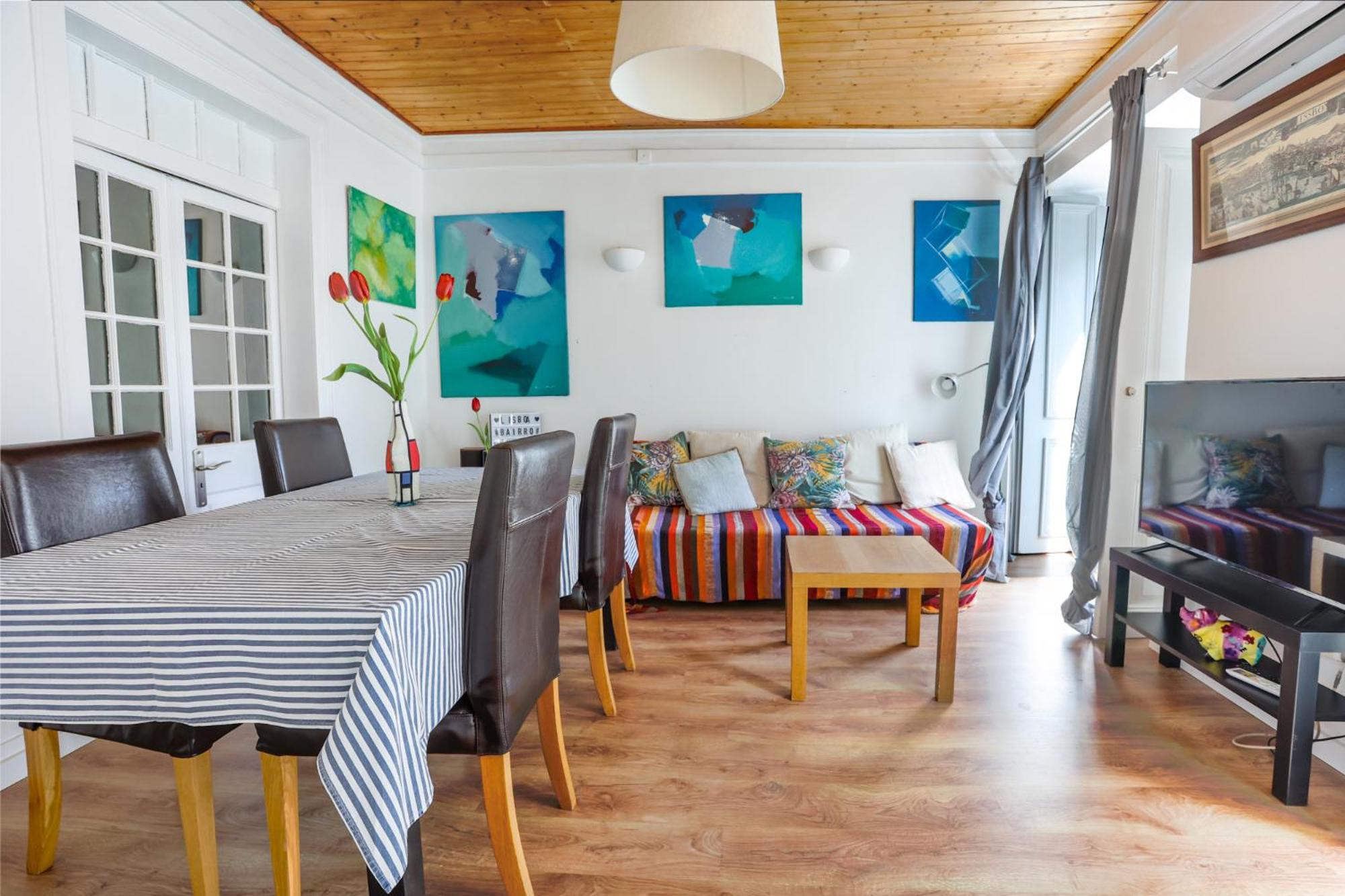 City Center Apt in Lively Bairro Alto! view 2
