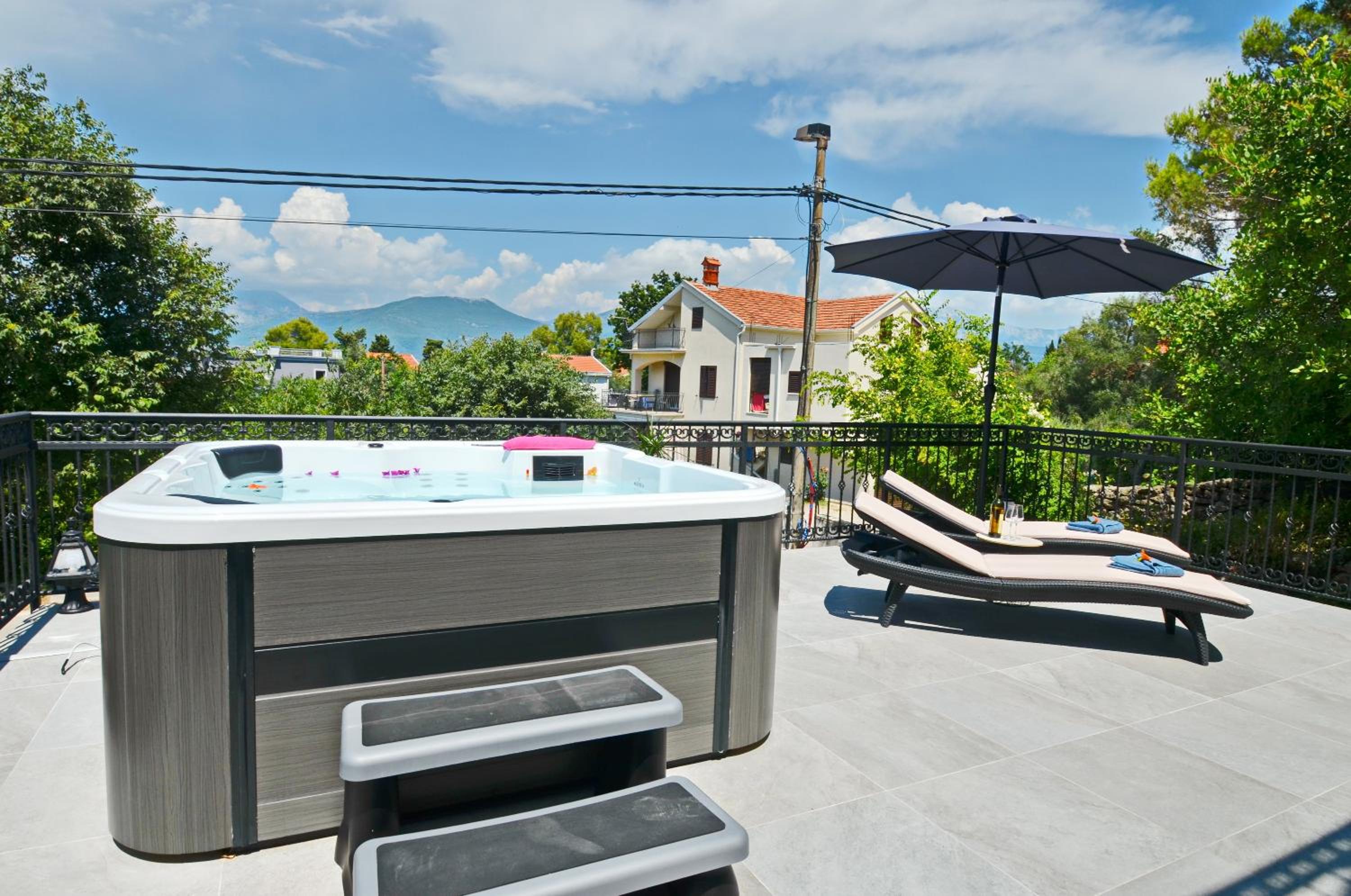 Kjara Lux Apartment view 2