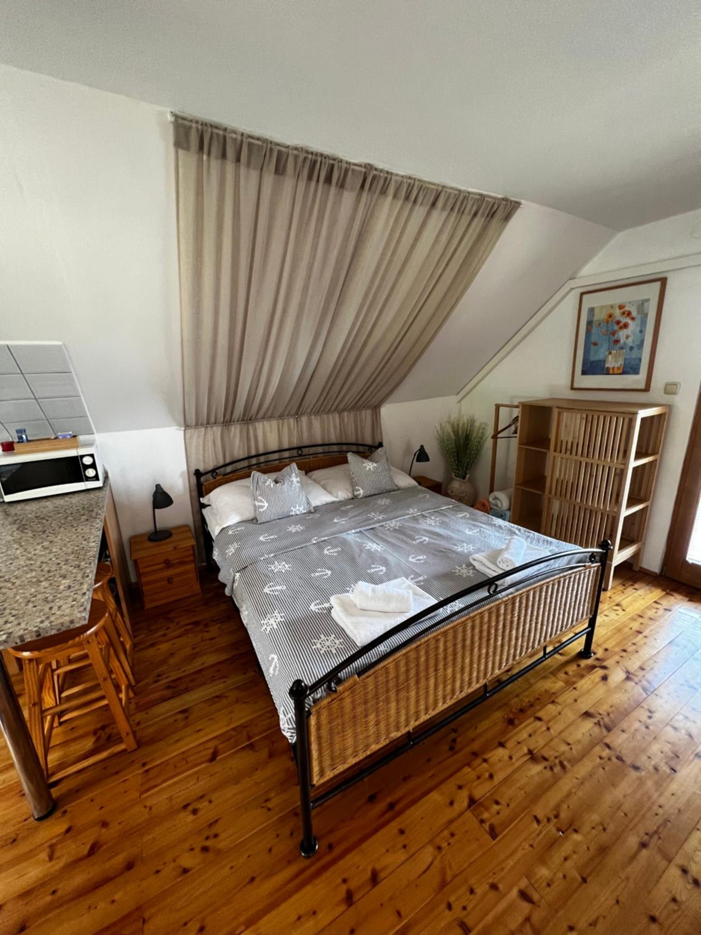 Szőlőskert Studio Apartman Ábrahámhegy view 3
