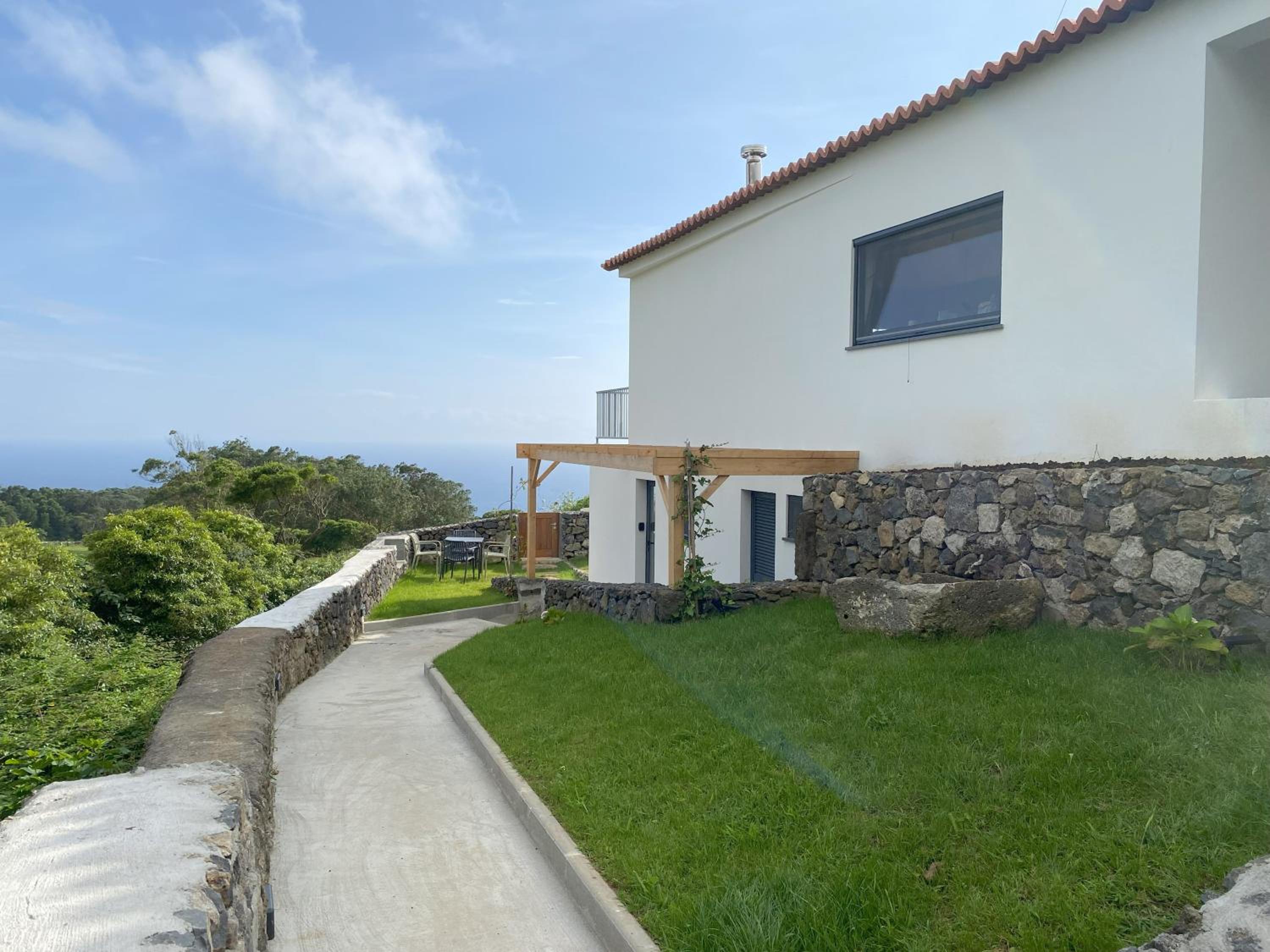 LUZZ me - Casa das Doze Ribeiras view 2