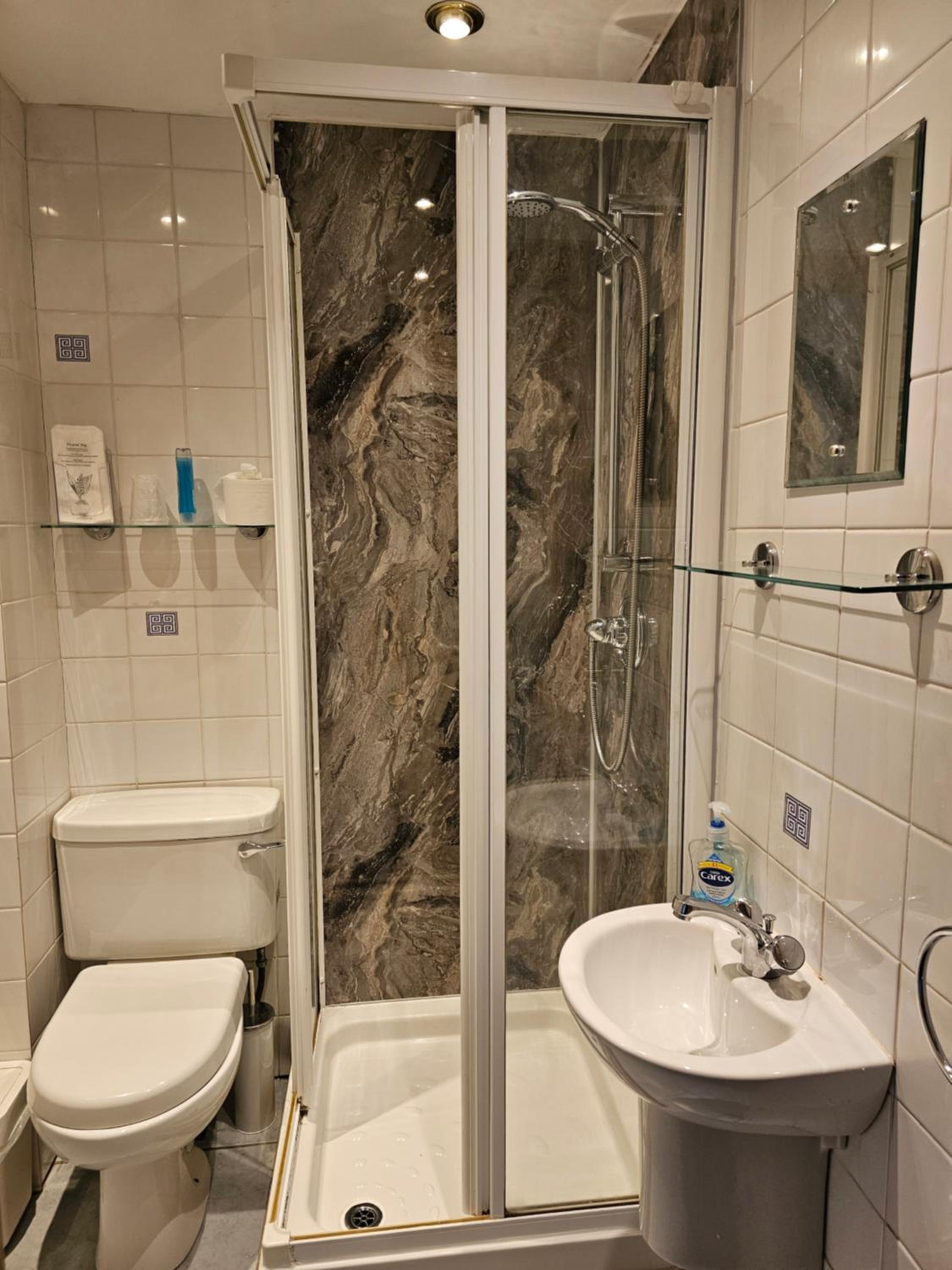 Photo 16