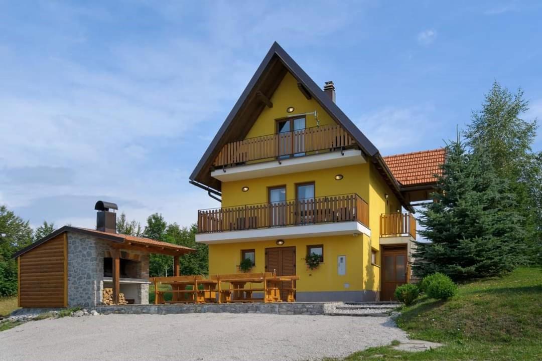 Poli Baneta view 2