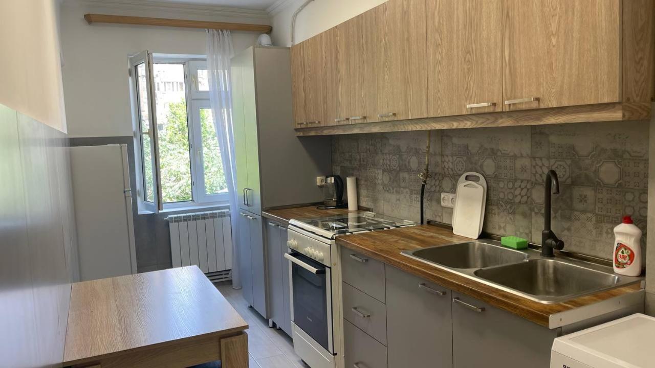 Sunny Home Apartment