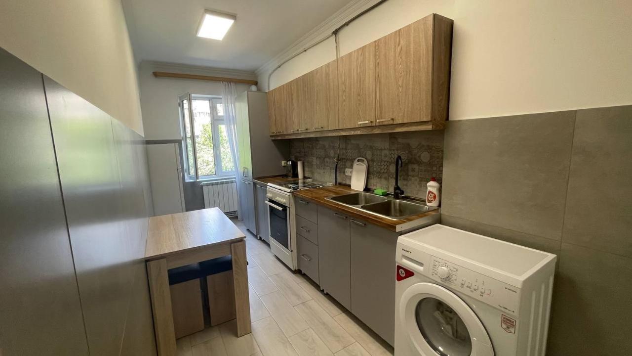 Sunny Home Apartment