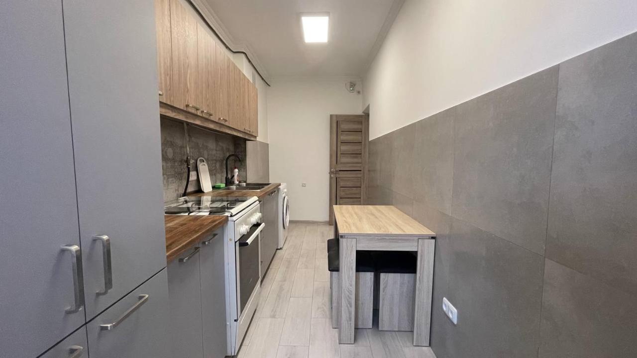 Sunny Home Apartment