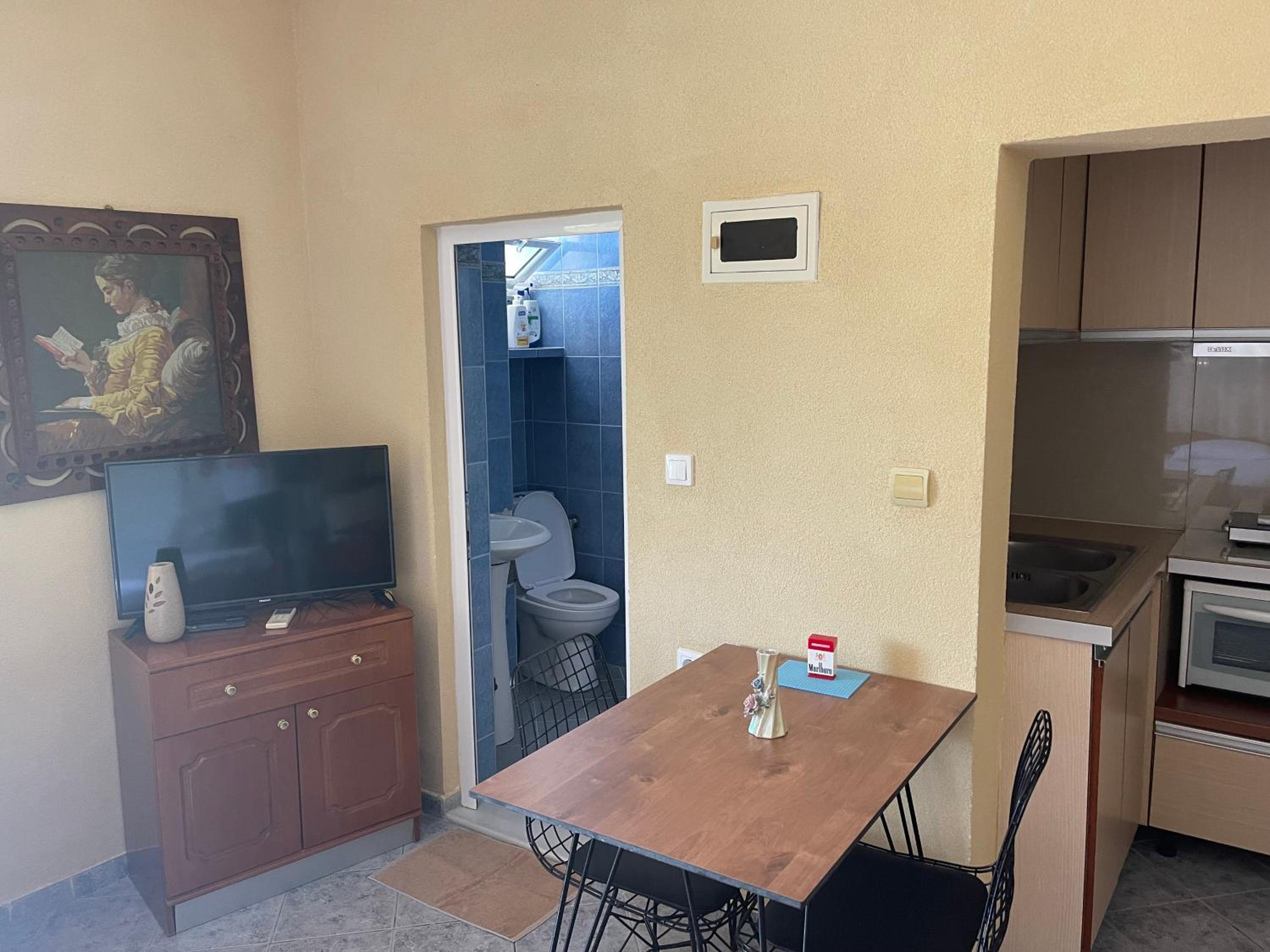 Elias Guest House