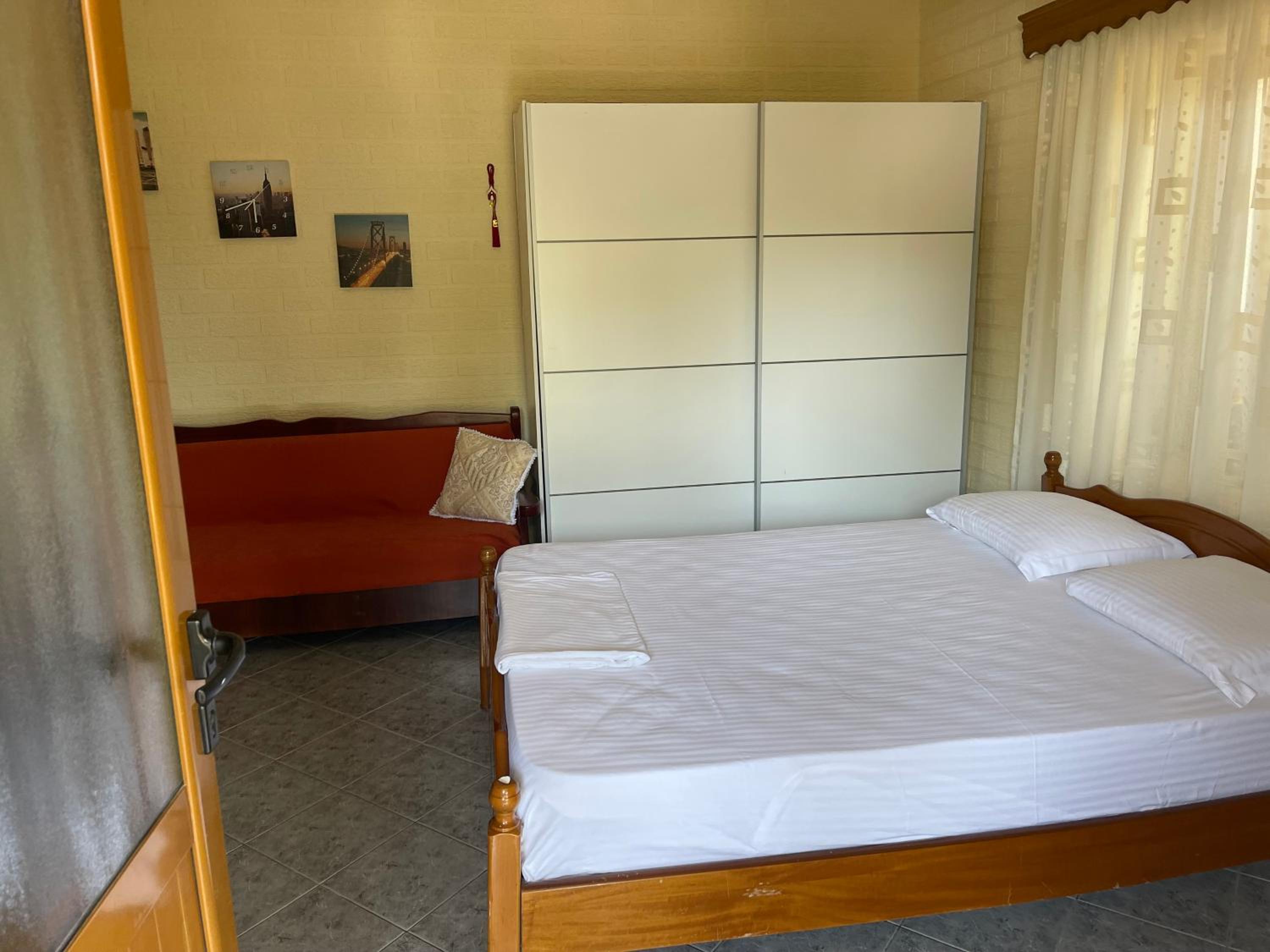 Elias Guest House