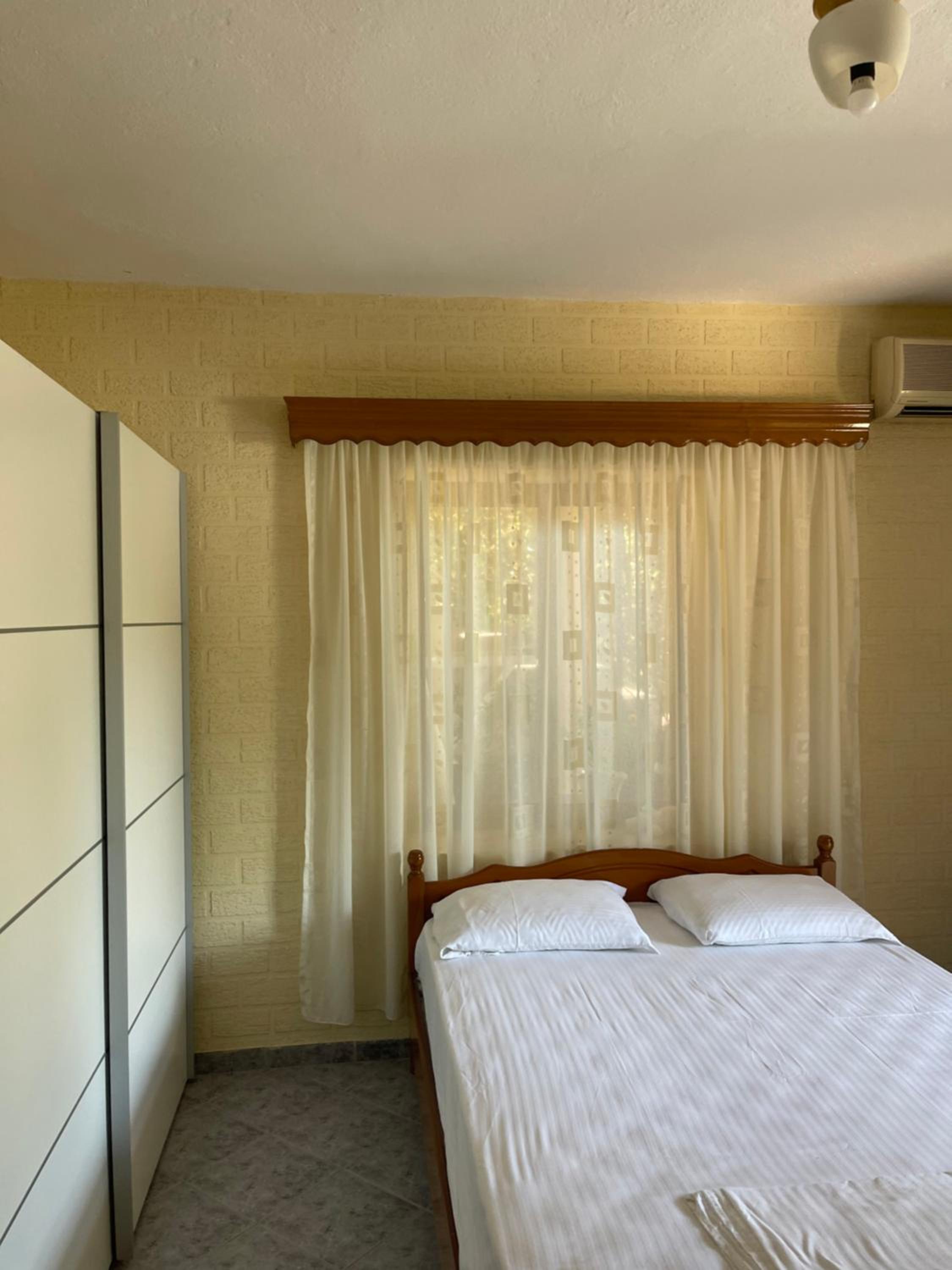 Elias Guest House