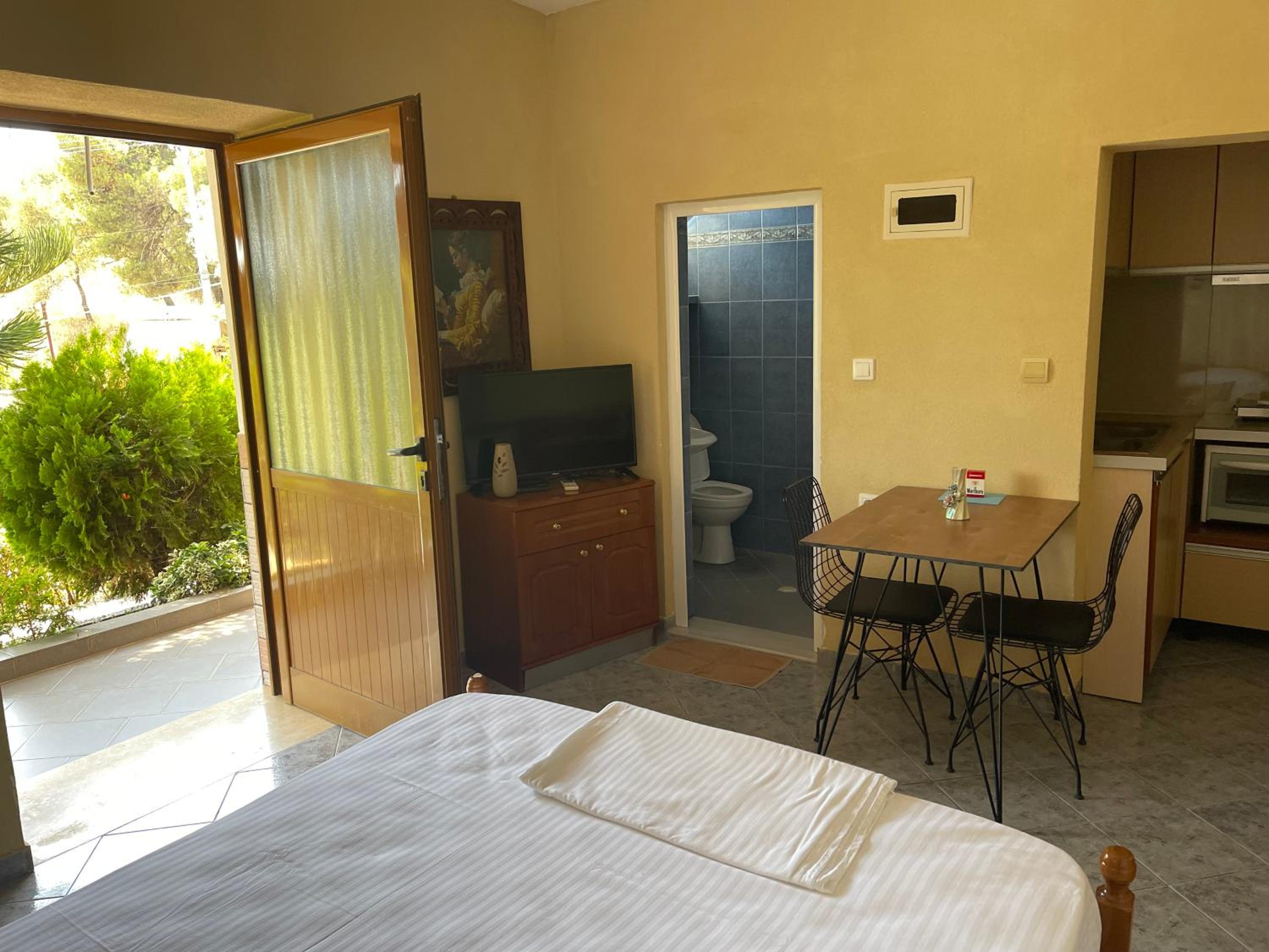 Elias Guest House