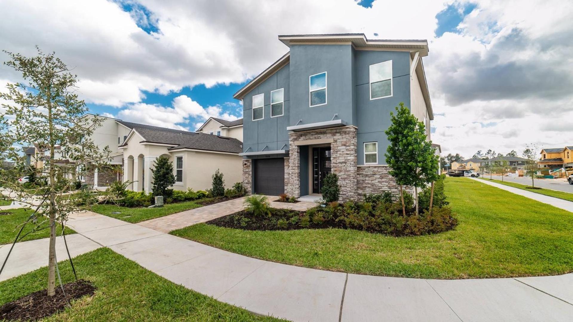 9038 Pelican Cove