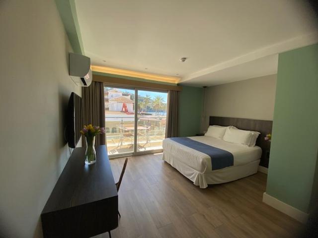 H Boutique la Caleta bay
