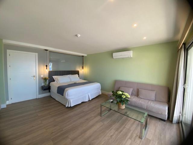 H Boutique la Caleta bay