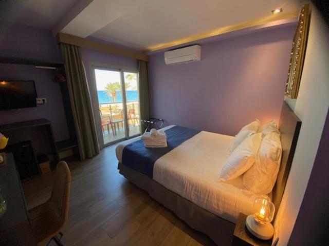 H Boutique la Caleta bay
