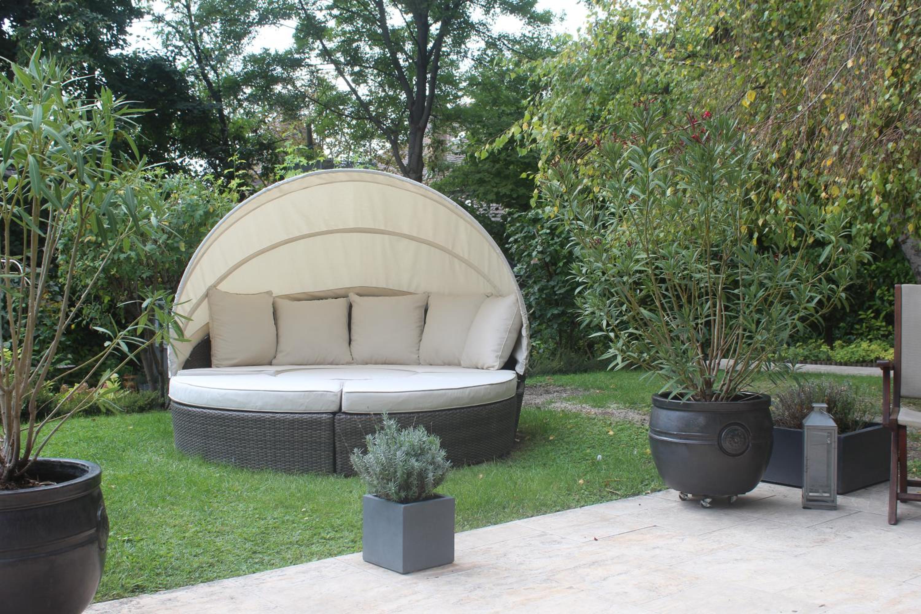 Garden View Apartment